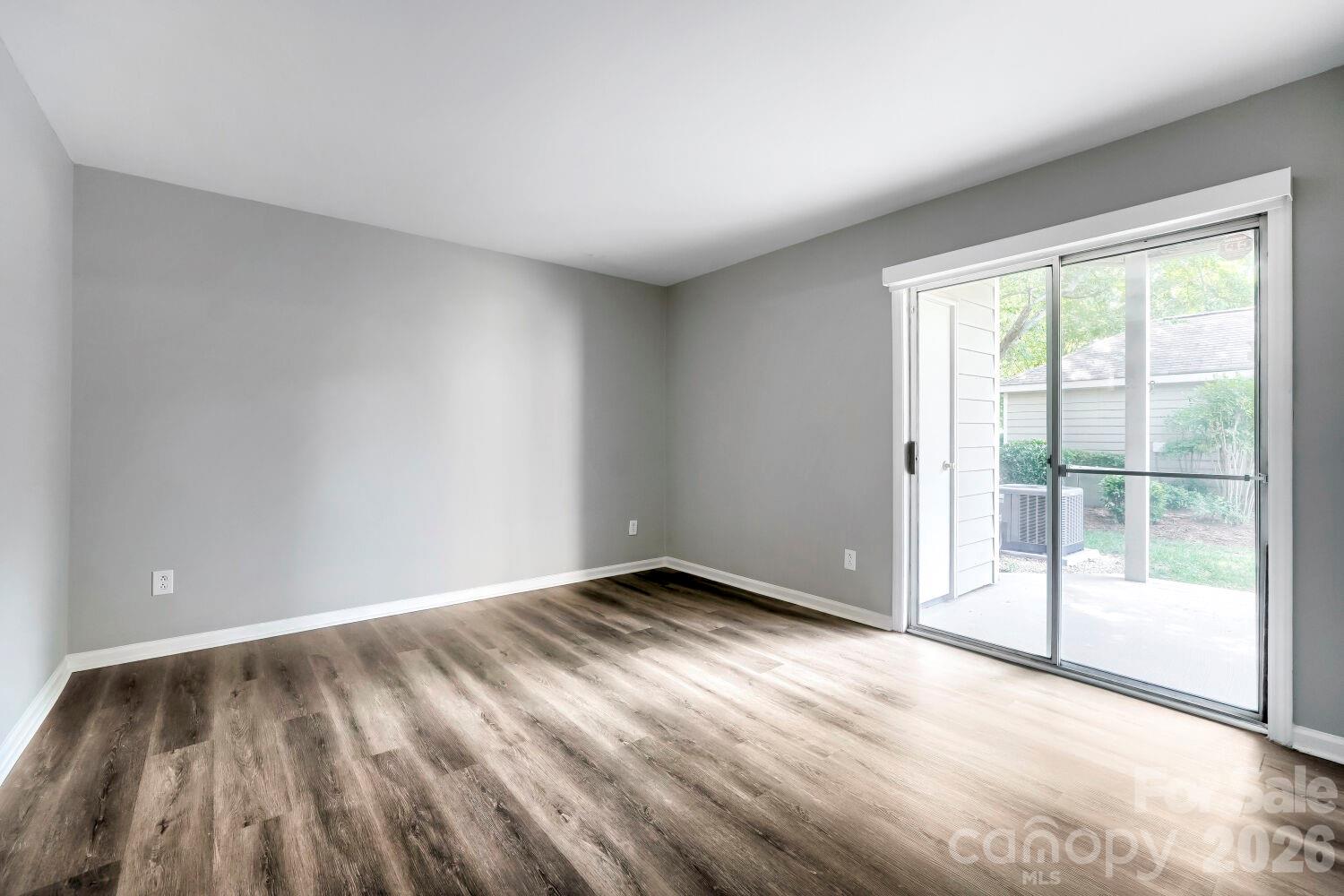 2520 Stradbrook Drive Property Photo 12