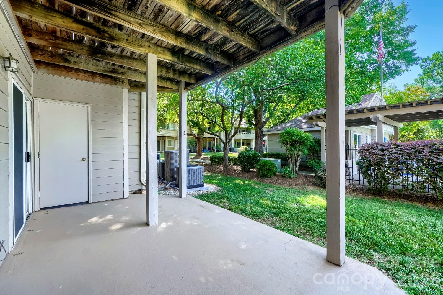 2520 Stradbrook Drive Property Photo 31
