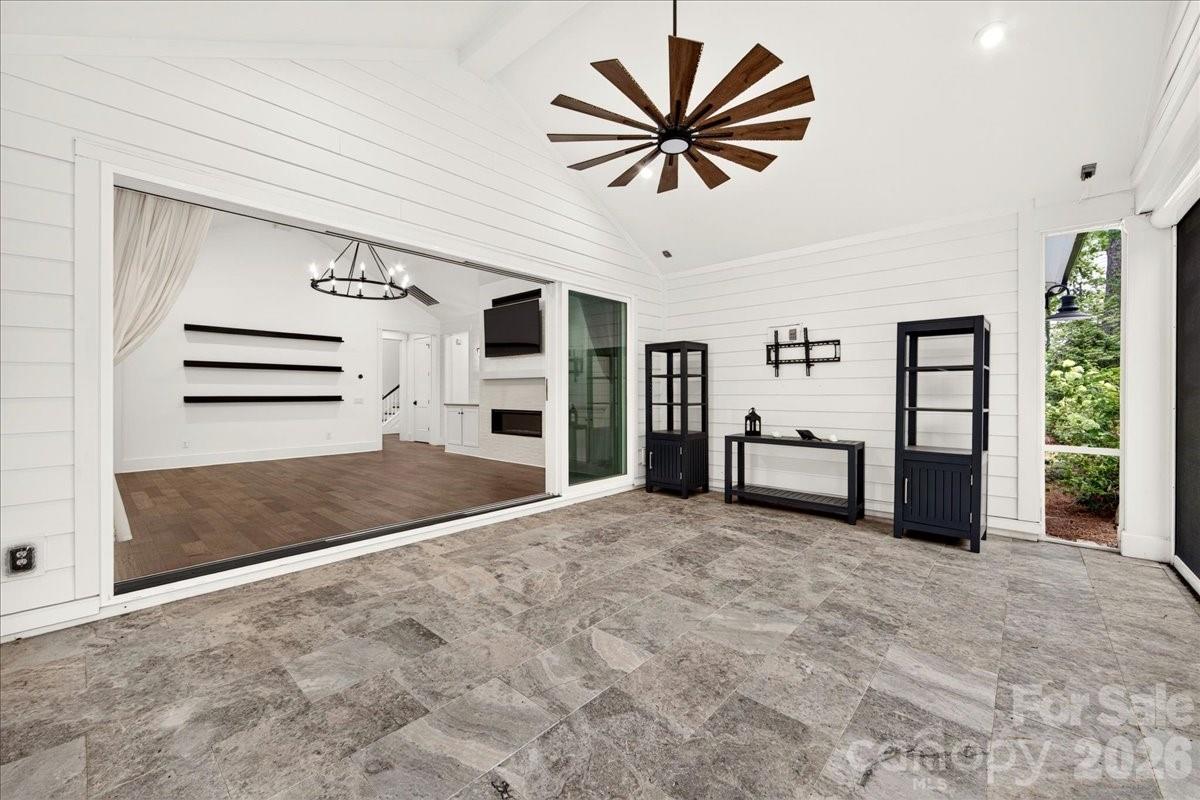 3142 Sherman Drive Property Photo 8