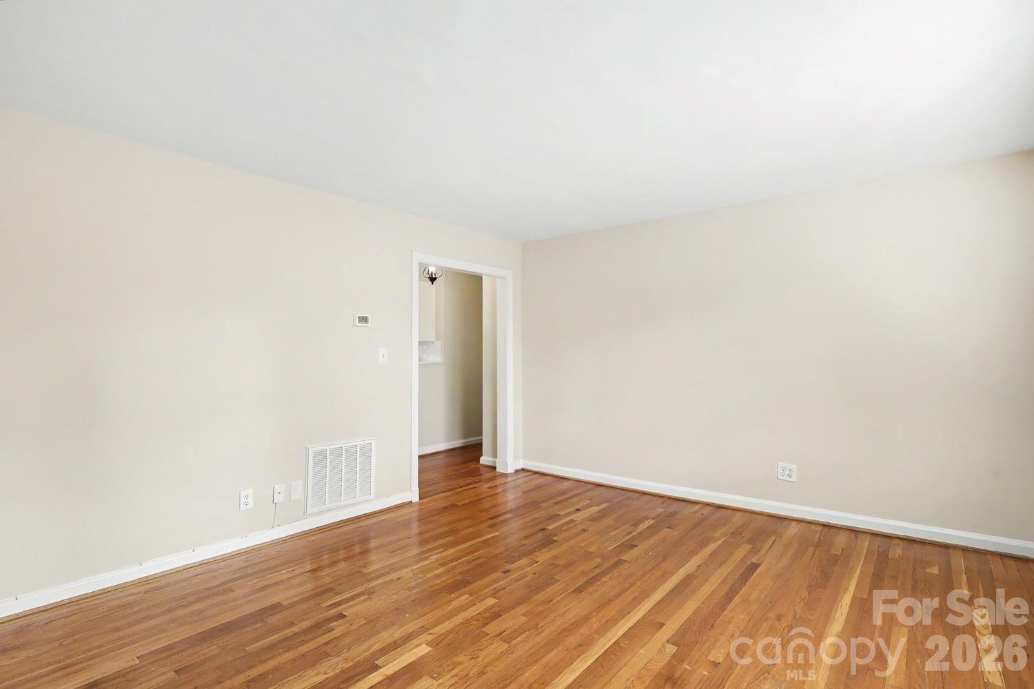 106 Colville Road 33a Property Photo 6