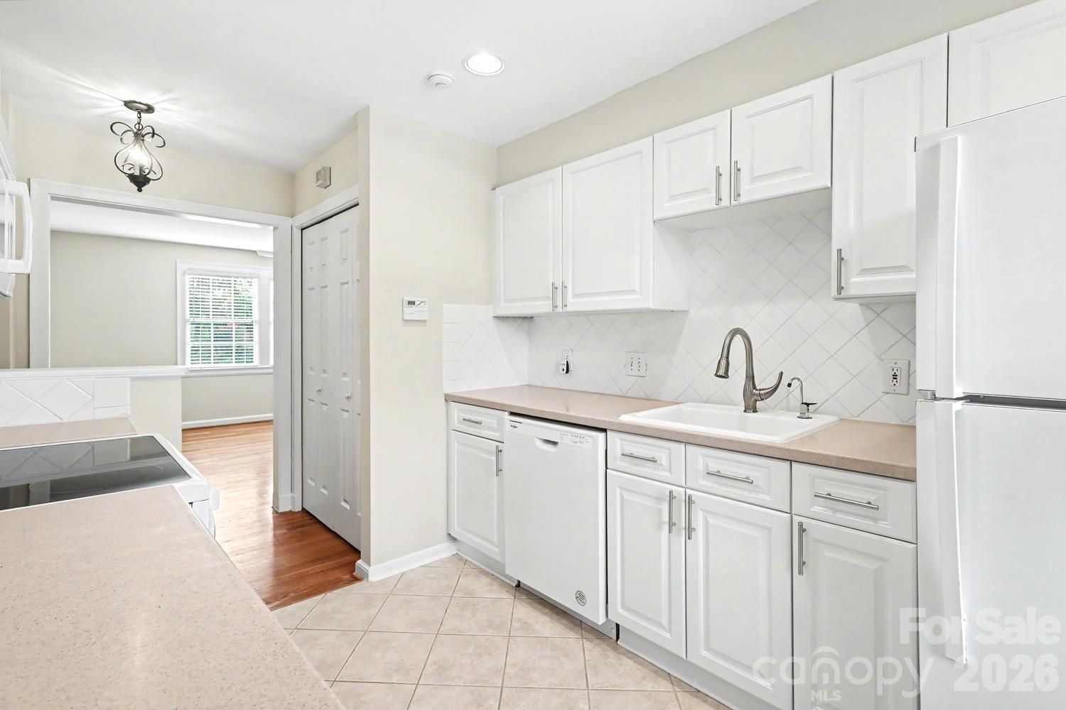 106 Colville Road 33a Property Photo 10