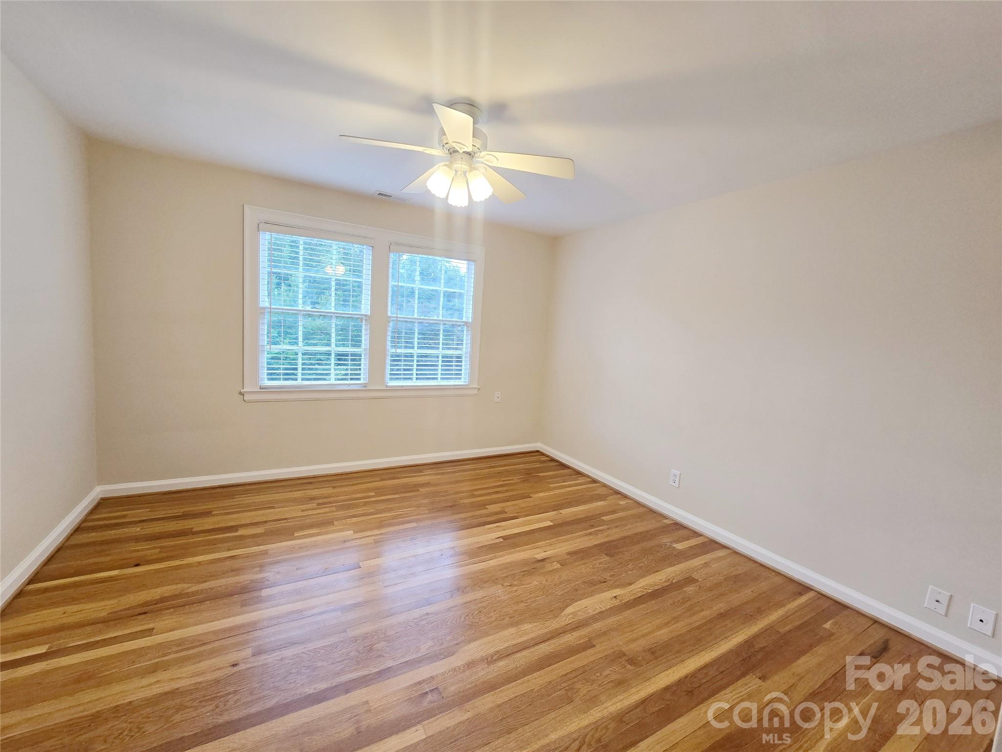 106 Colville Road 33a Property Photo 12