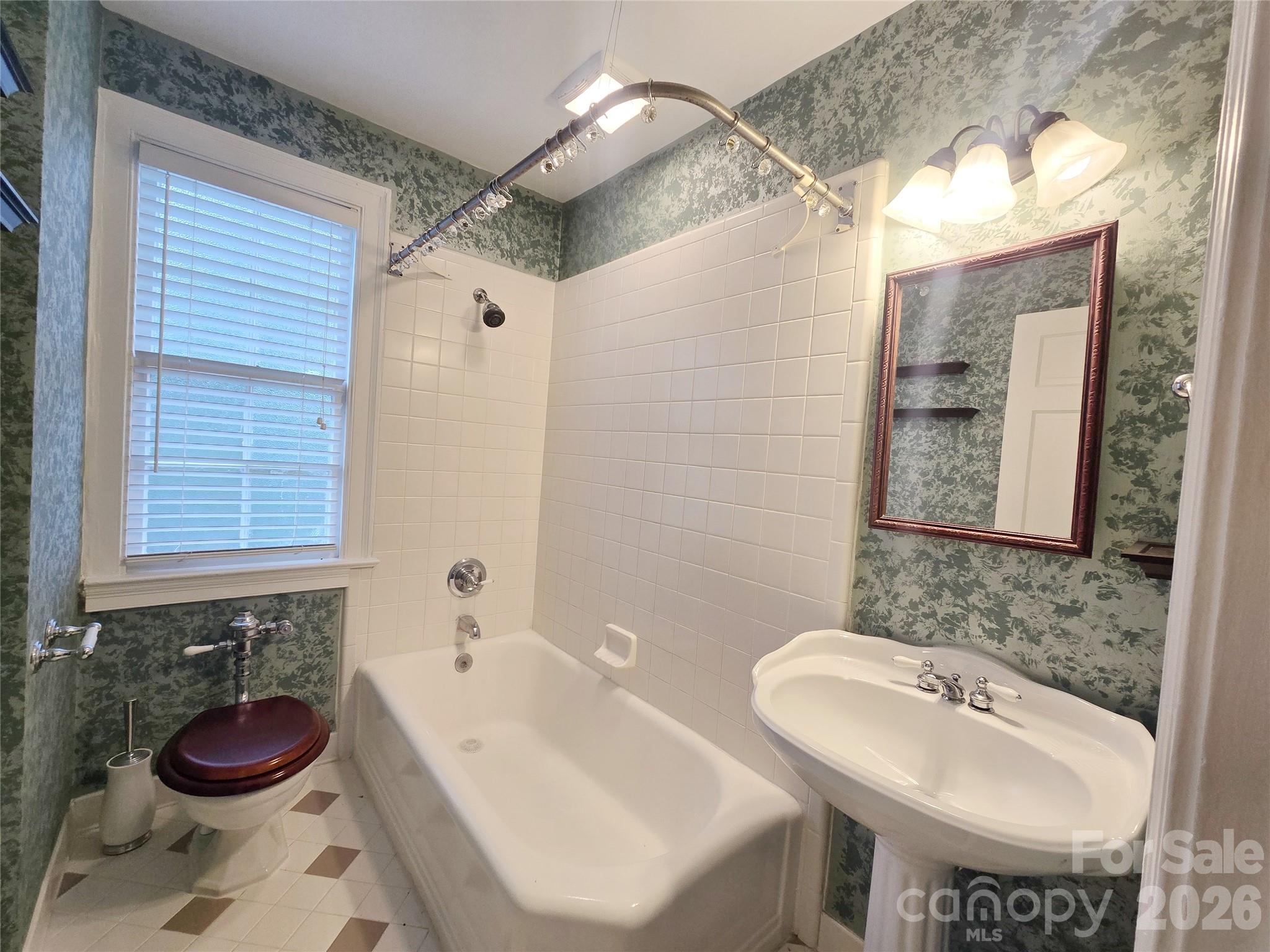 106 Colville Road 33a Property Photo 16