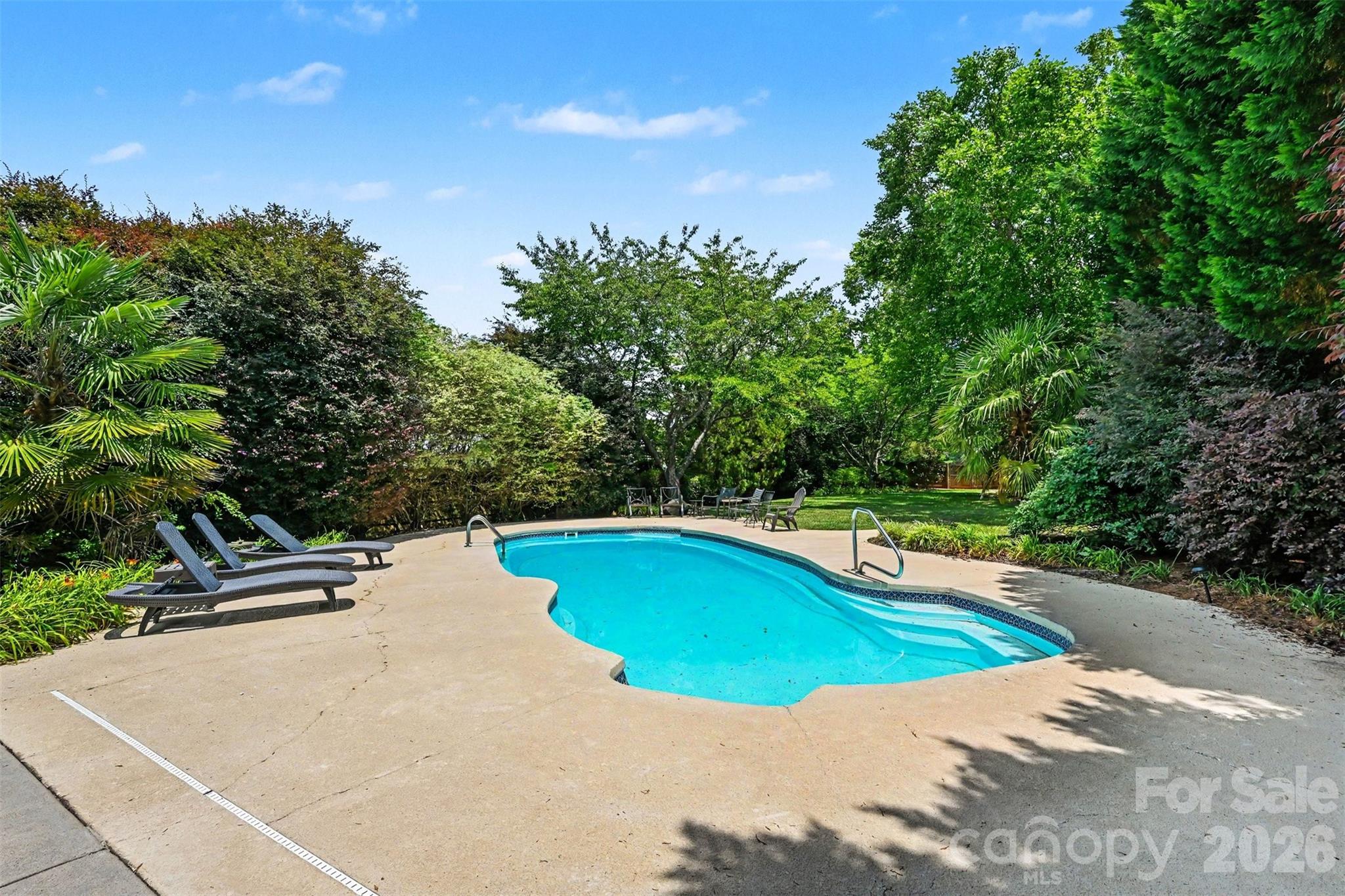 2442 Smith Cove Road Property Photo 2