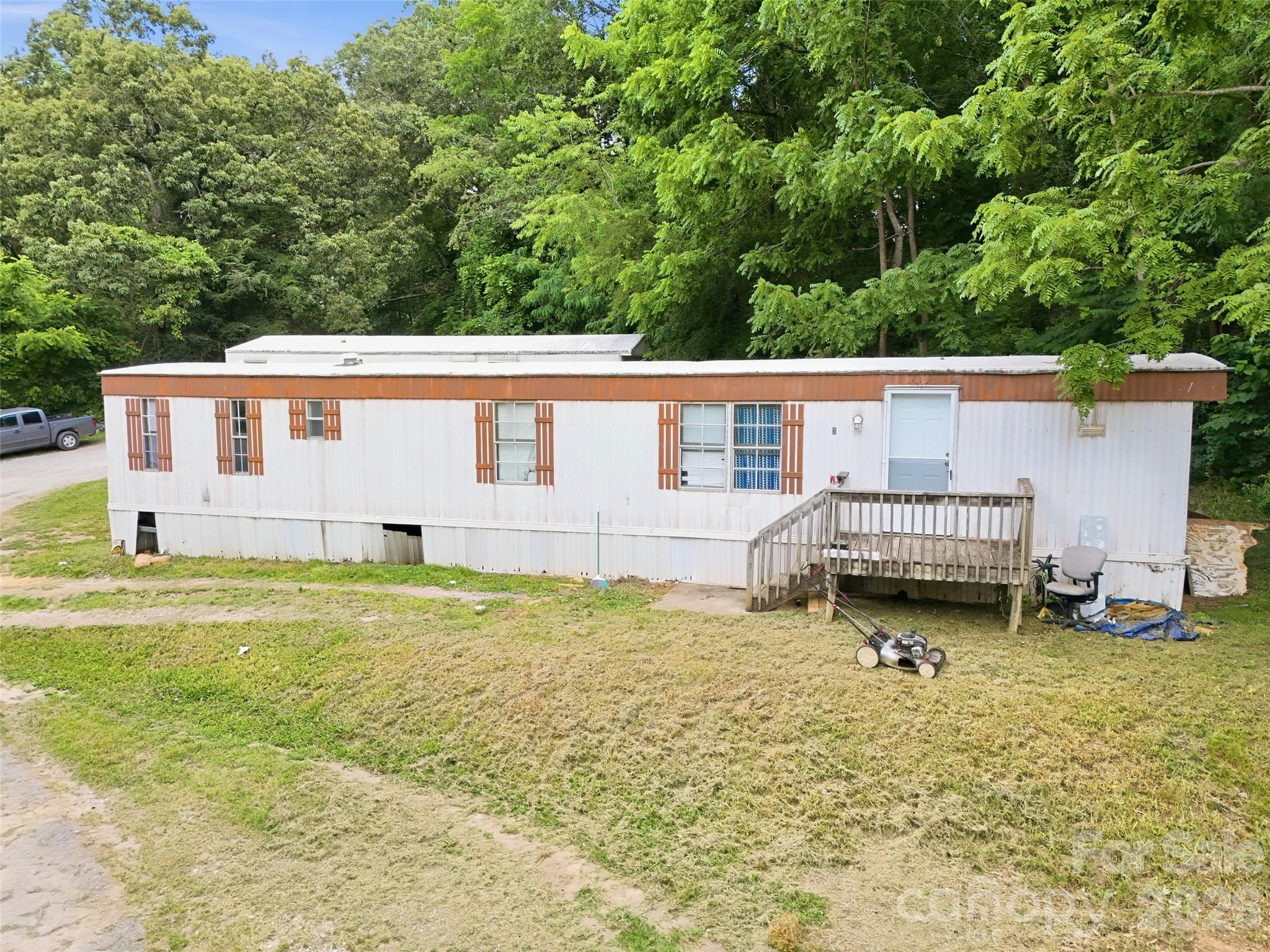 126 Lindsey Road Property Photo 2