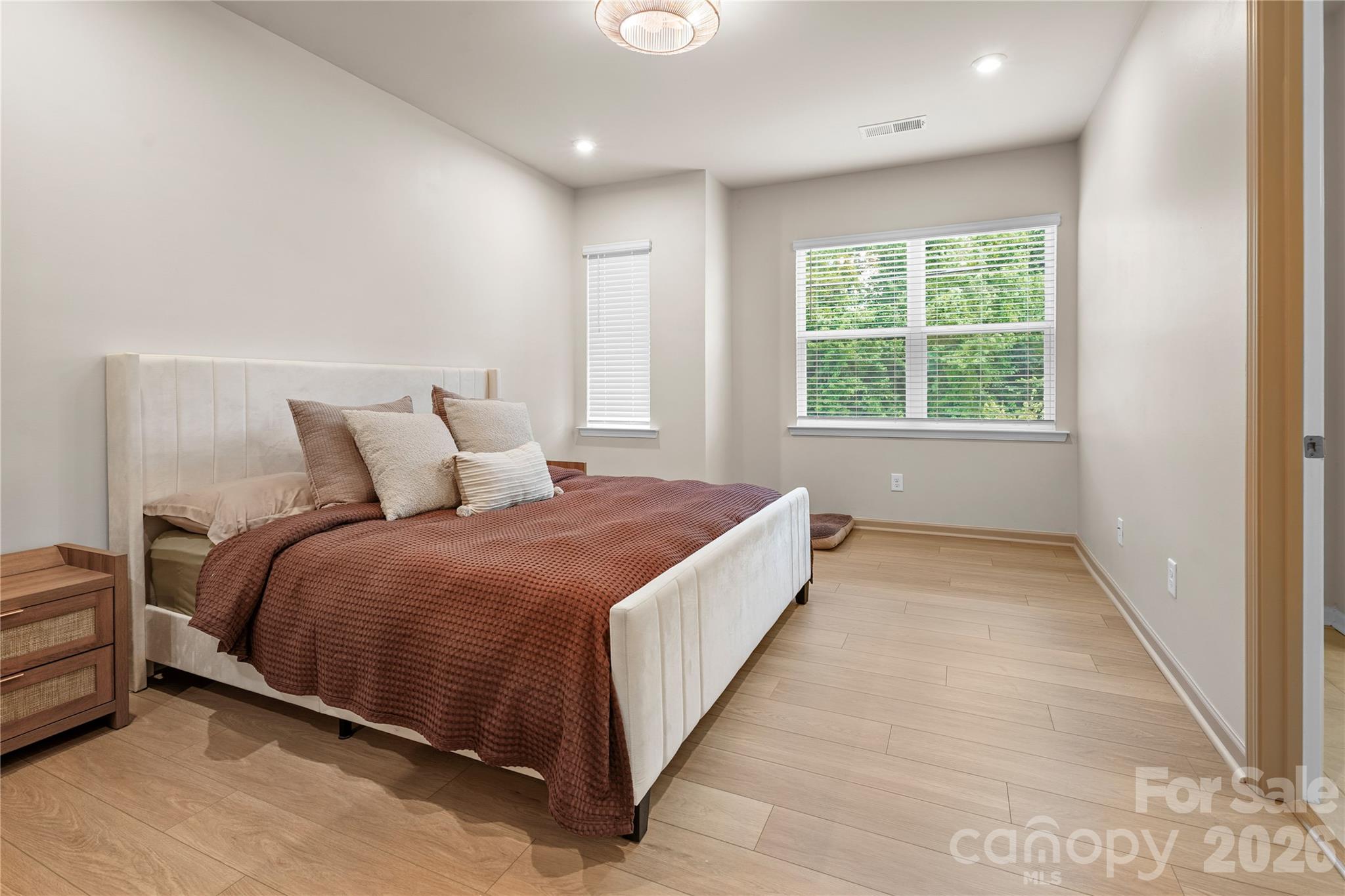 115 Forest Lake Boulevard B Property Photo 11