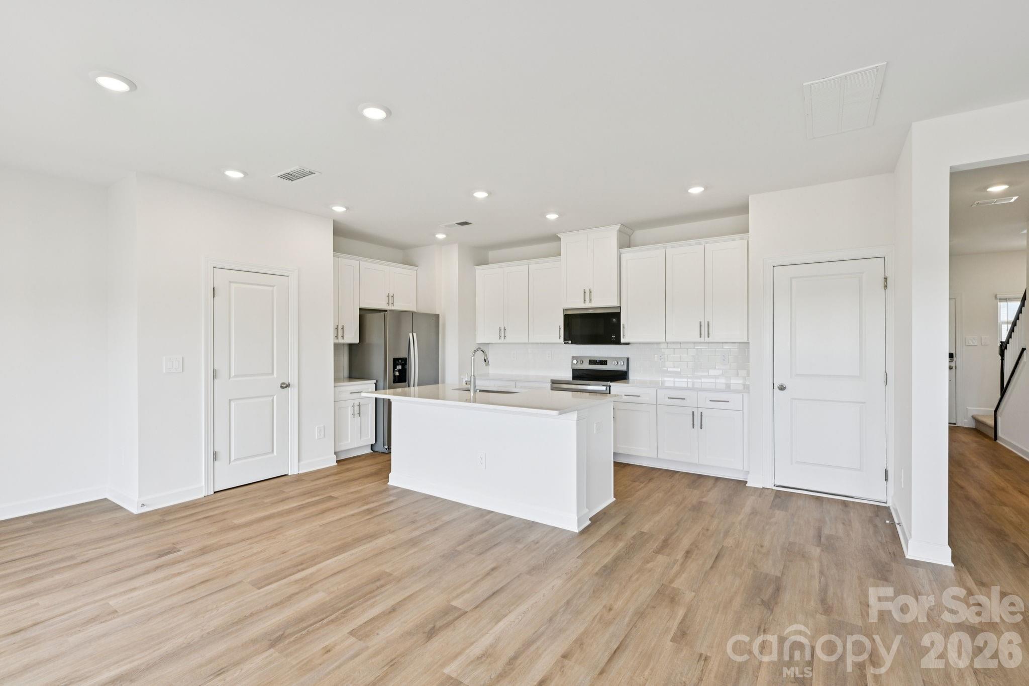 205 Alden Court Property Photo 6