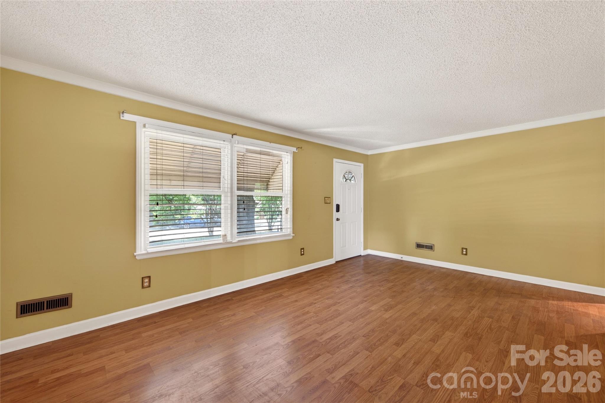 4400 Hamilton Circle Property Photo 4