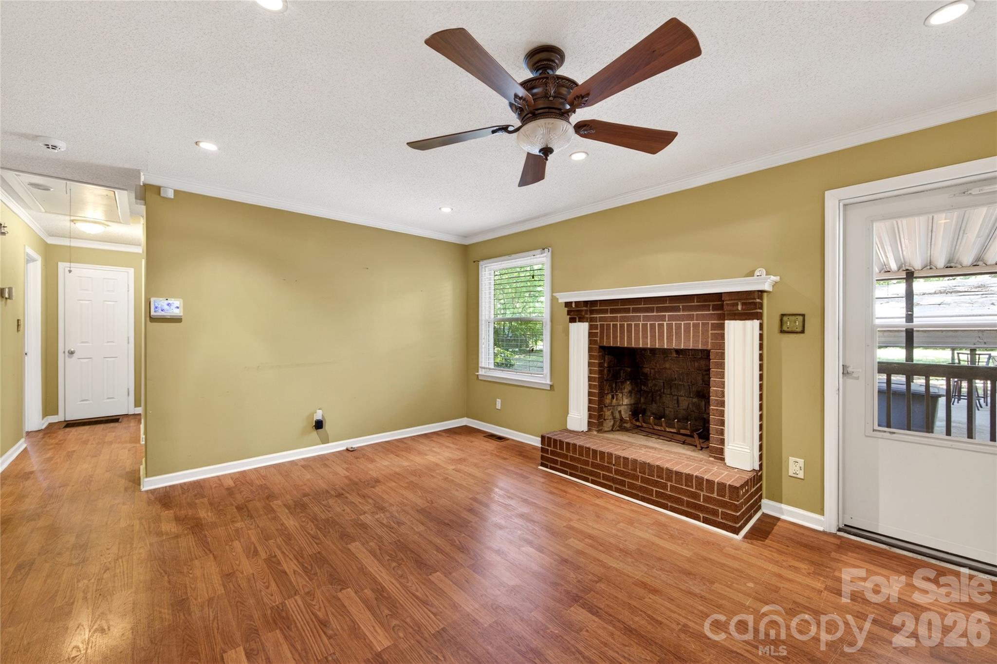 4400 Hamilton Circle Property Photo 6