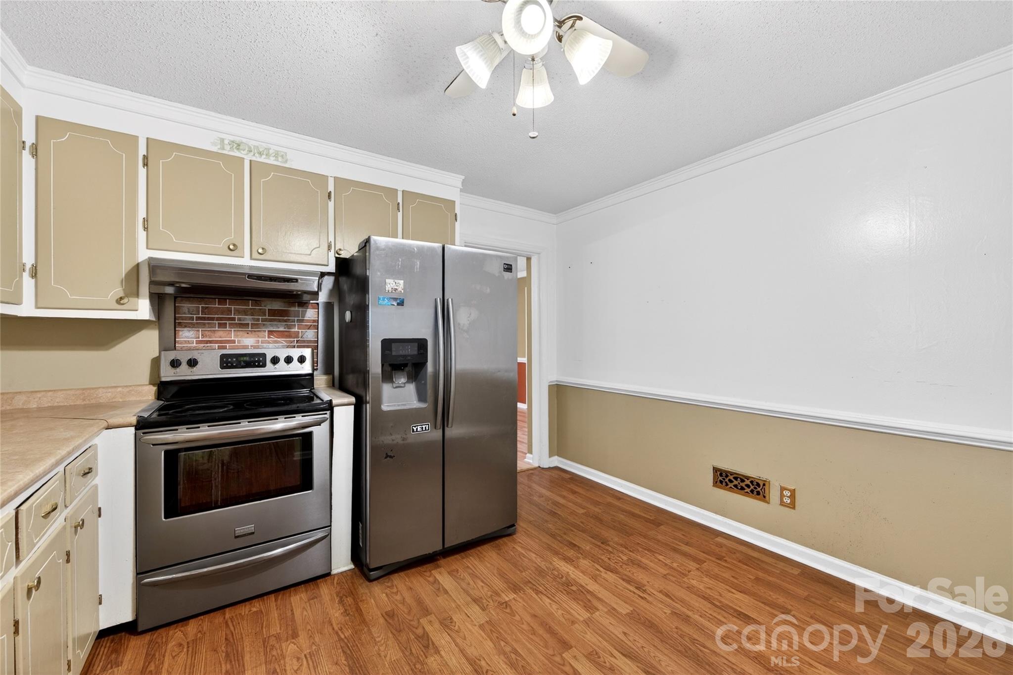 4400 Hamilton Circle Property Photo 11
