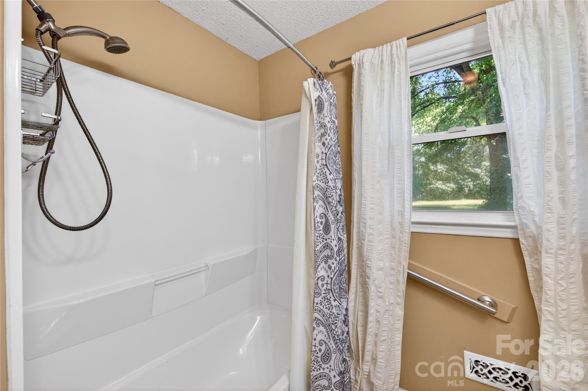 4400 Hamilton Circle Property Photo 23