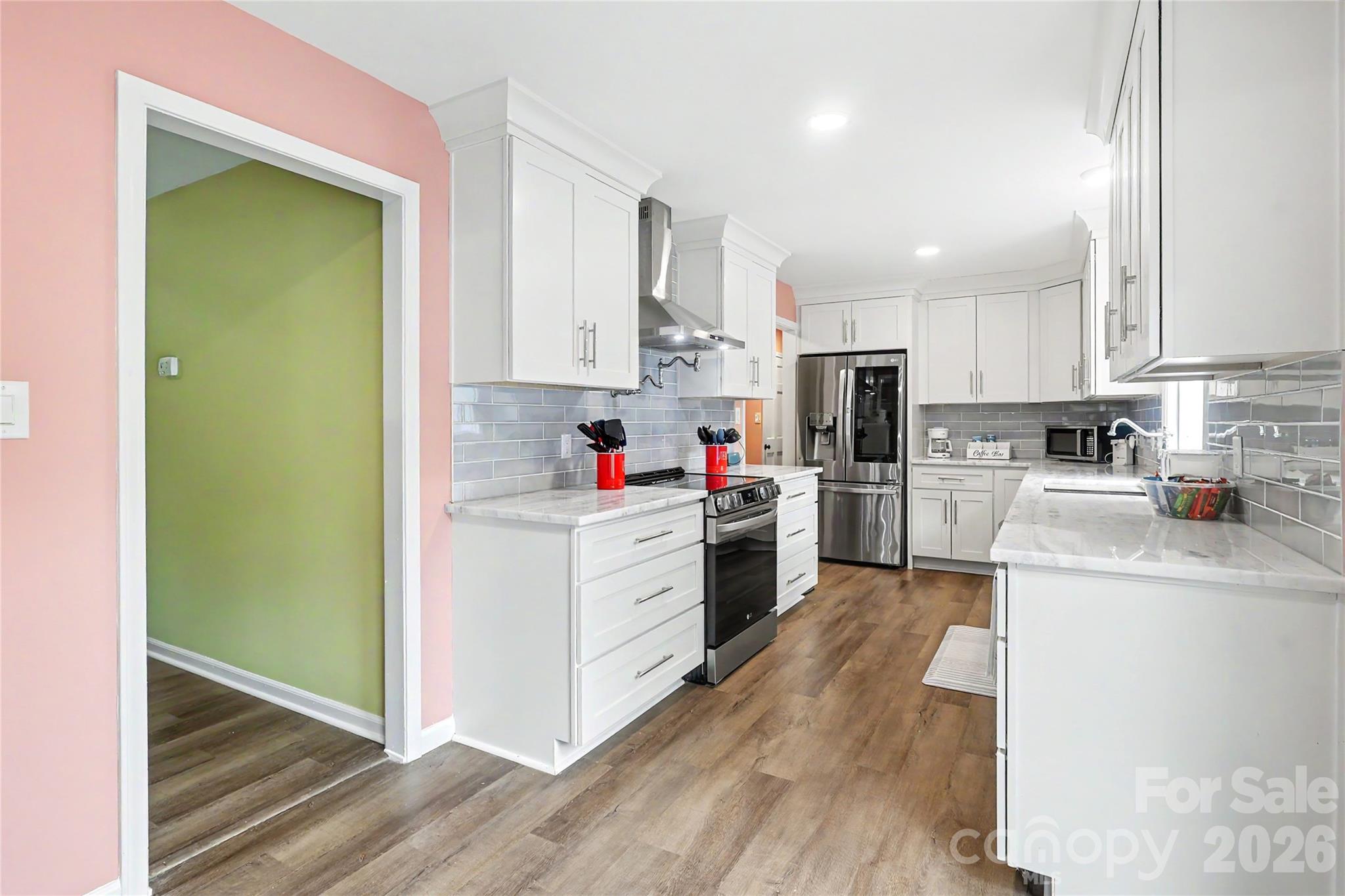 227 Dileen Drive Property Photo 10