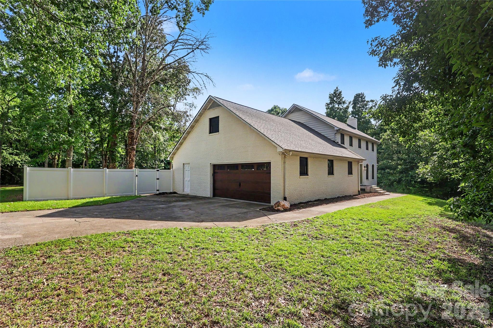 227 Dileen Drive Property Photo 46