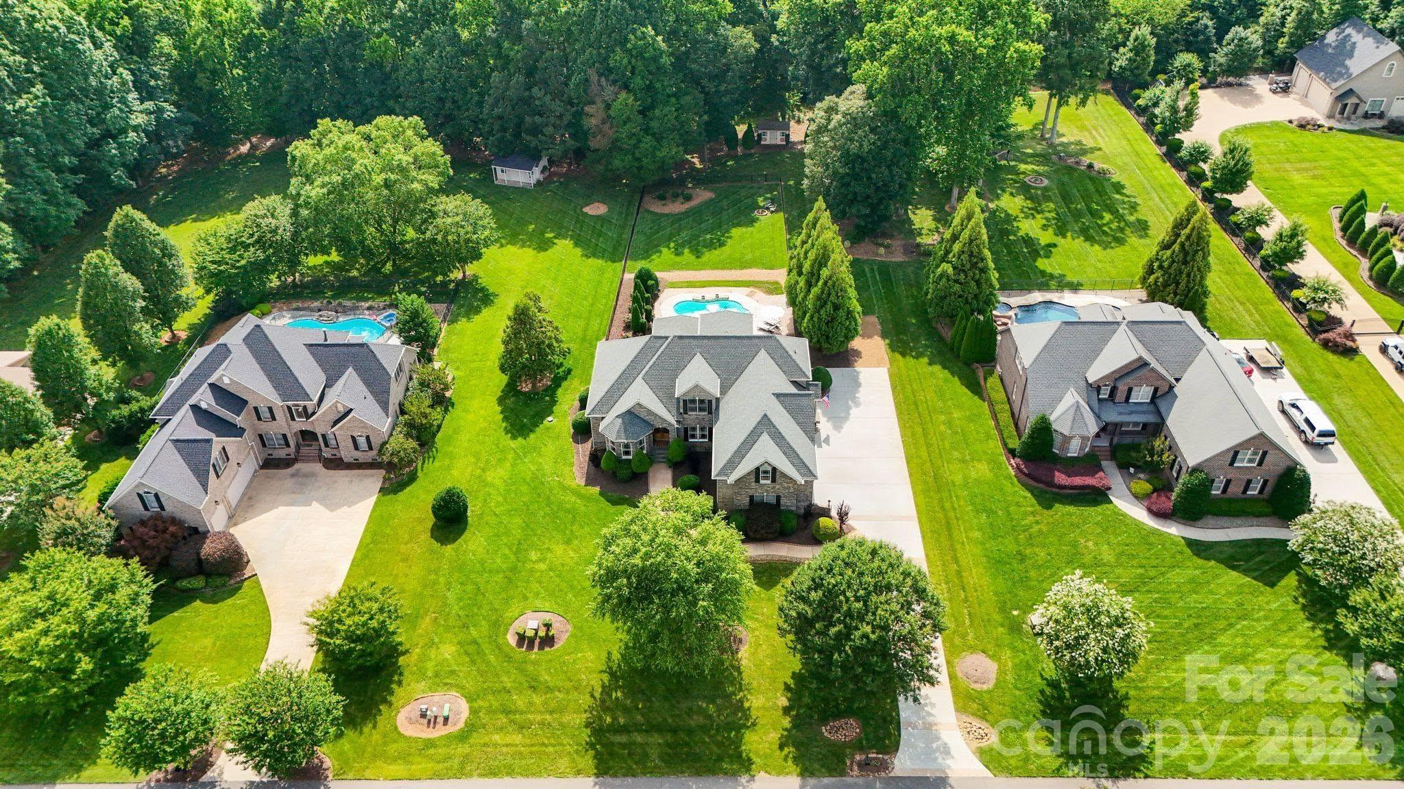 160 Riverchase Lane Property Photo 1