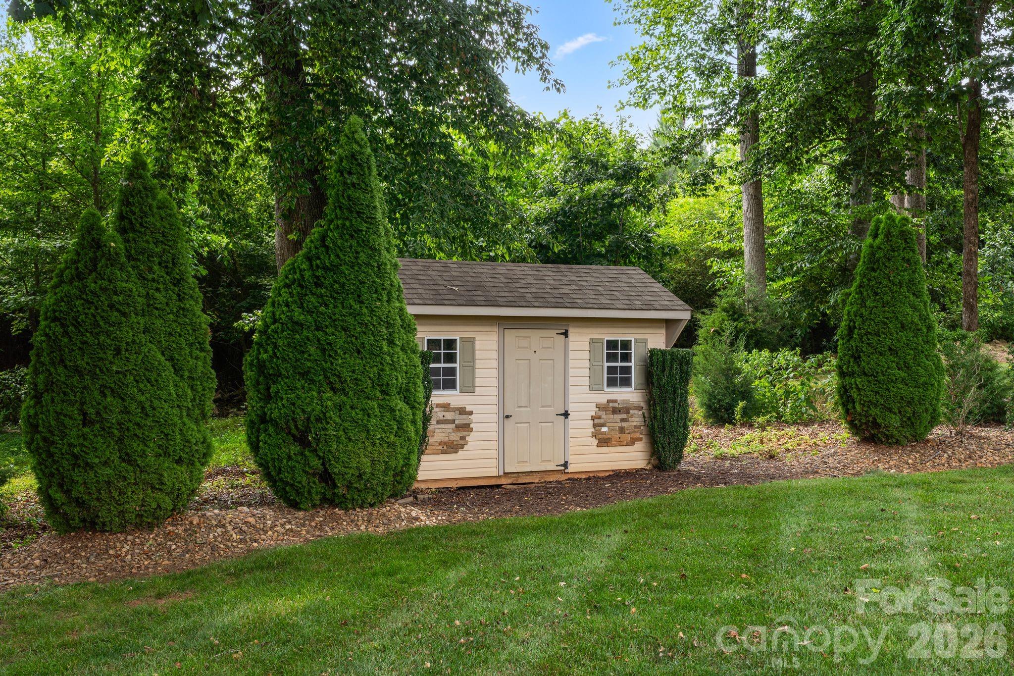 160 Riverchase Lane Property Photo 48