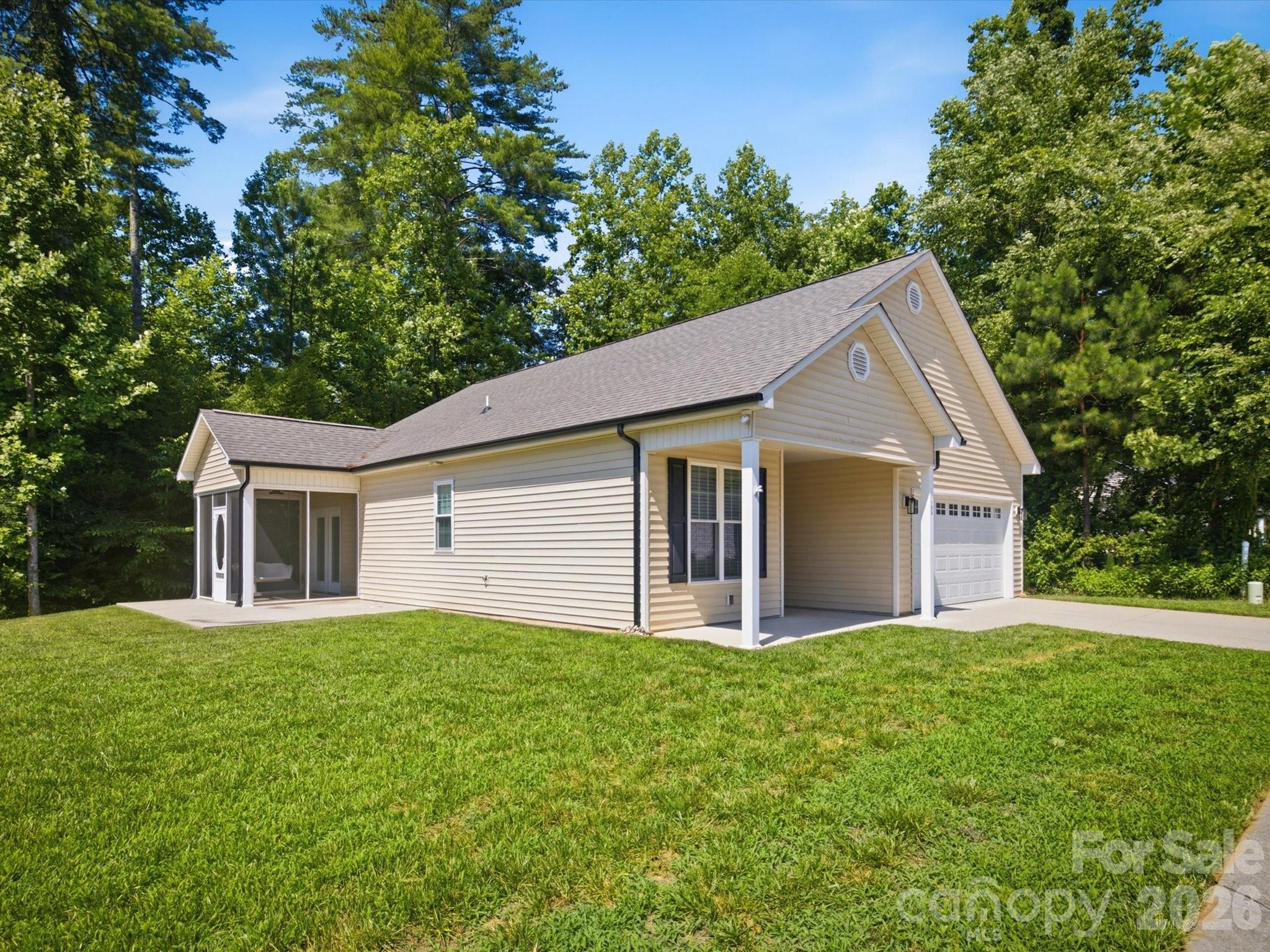 196 Eagles Landing 31 Property Photo 3