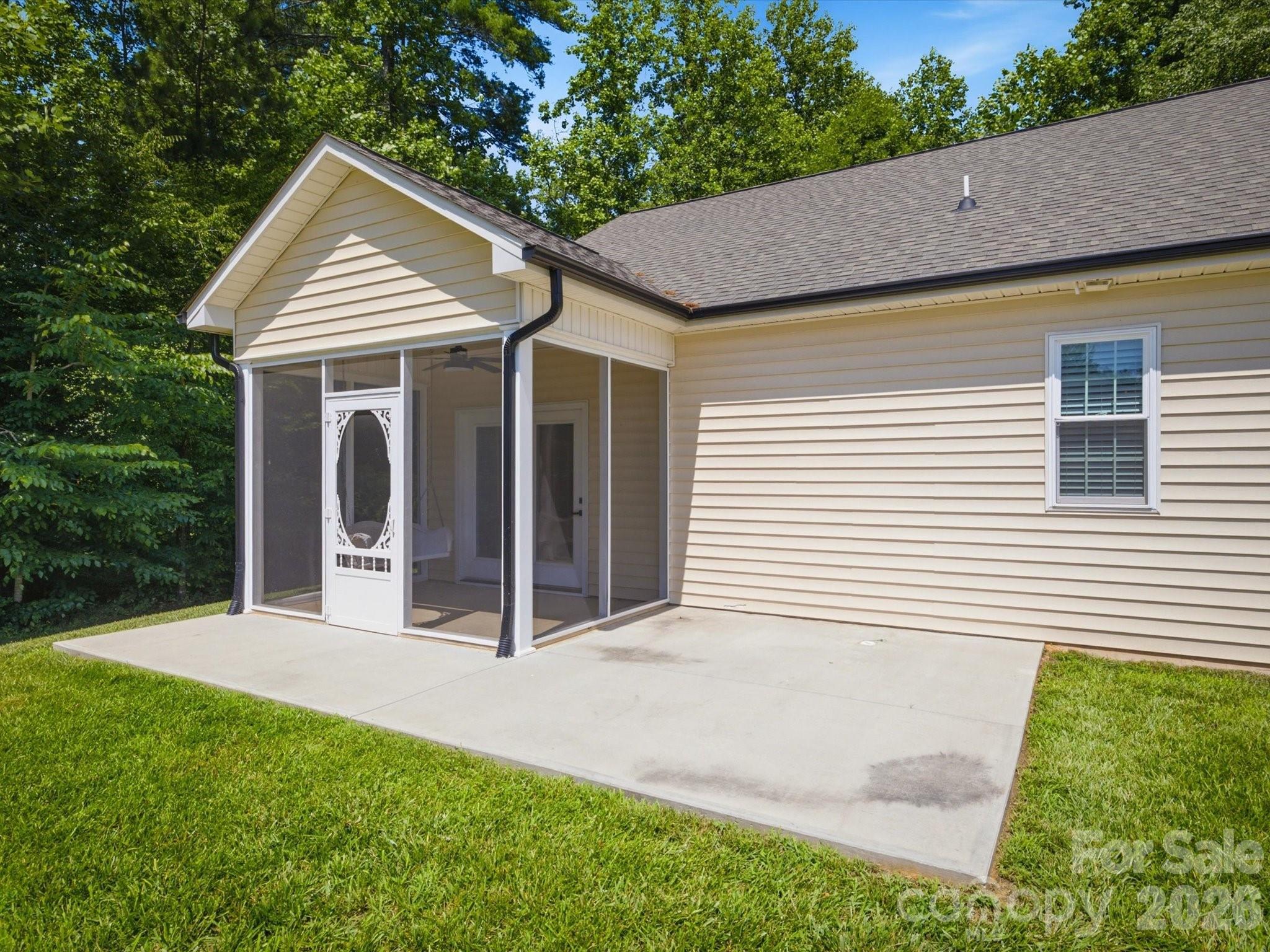 196 Eagles Landing 31 Property Photo 6