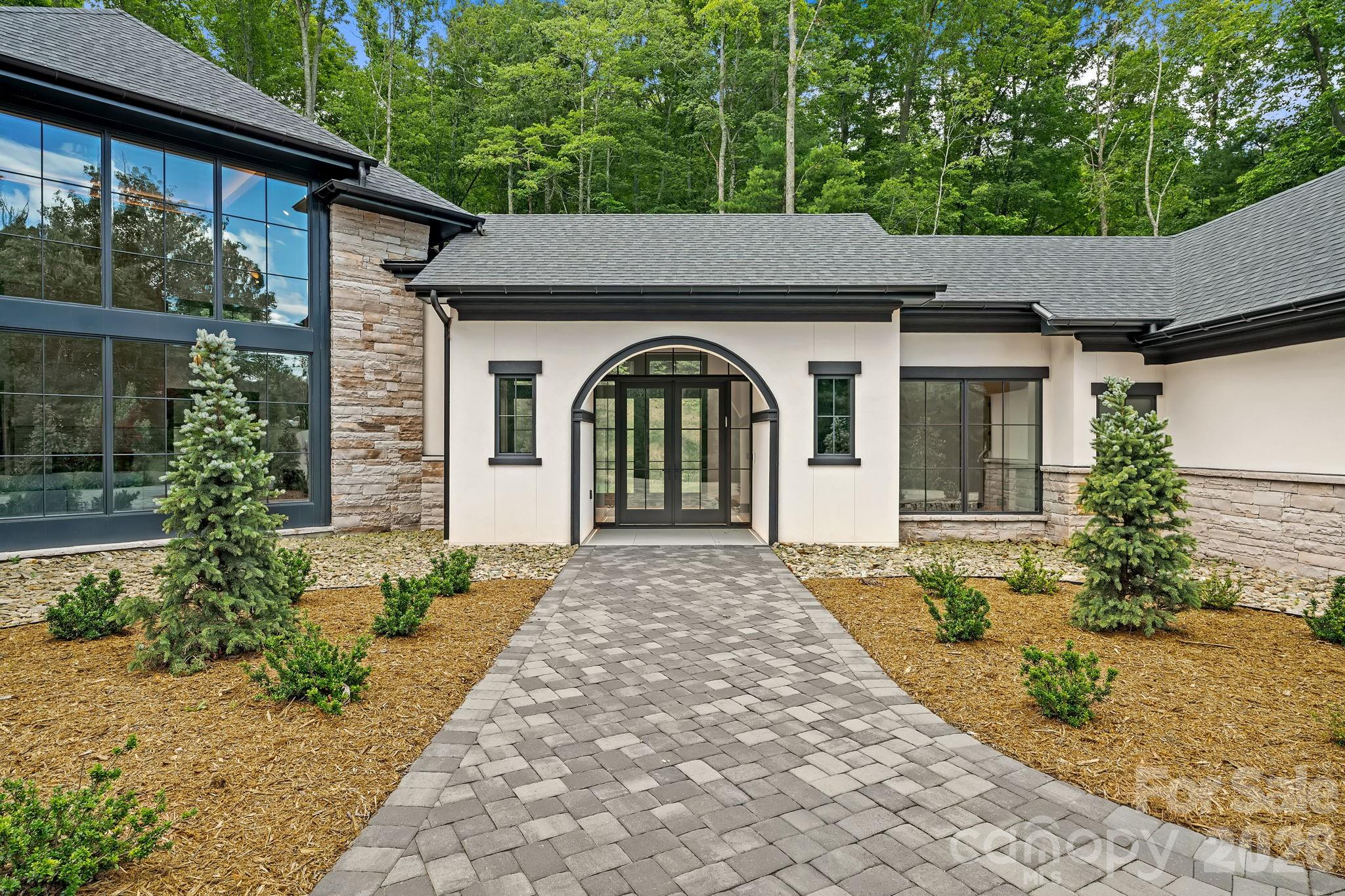 504 Hollow Trail Property Photo 5