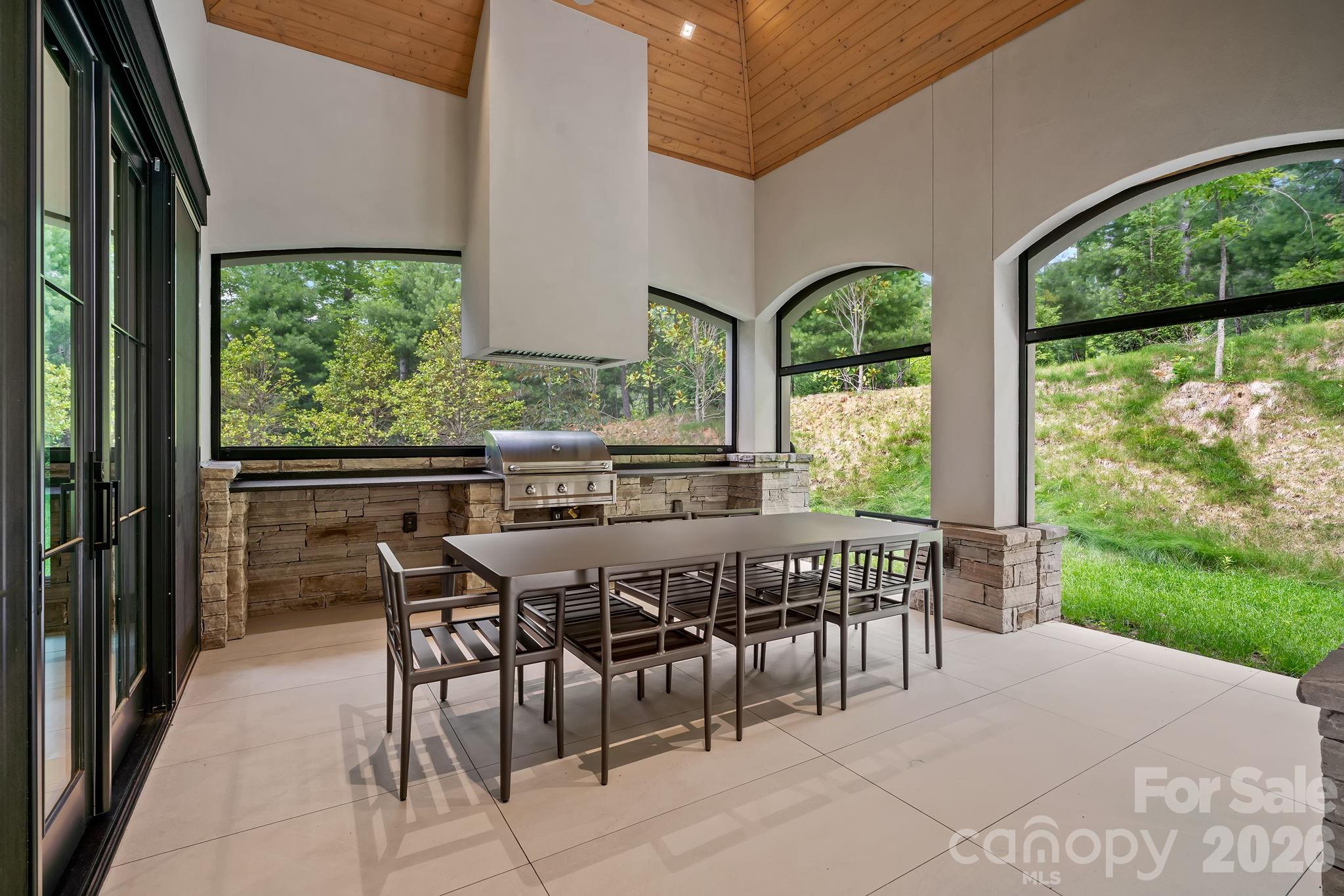 504 Hollow Trail Property Photo 15