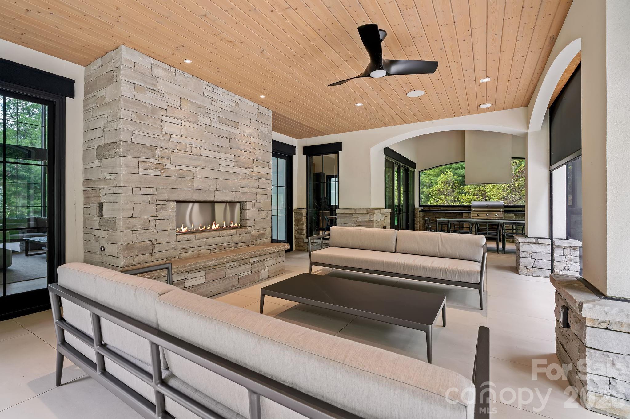 504 Hollow Trail Property Photo 16