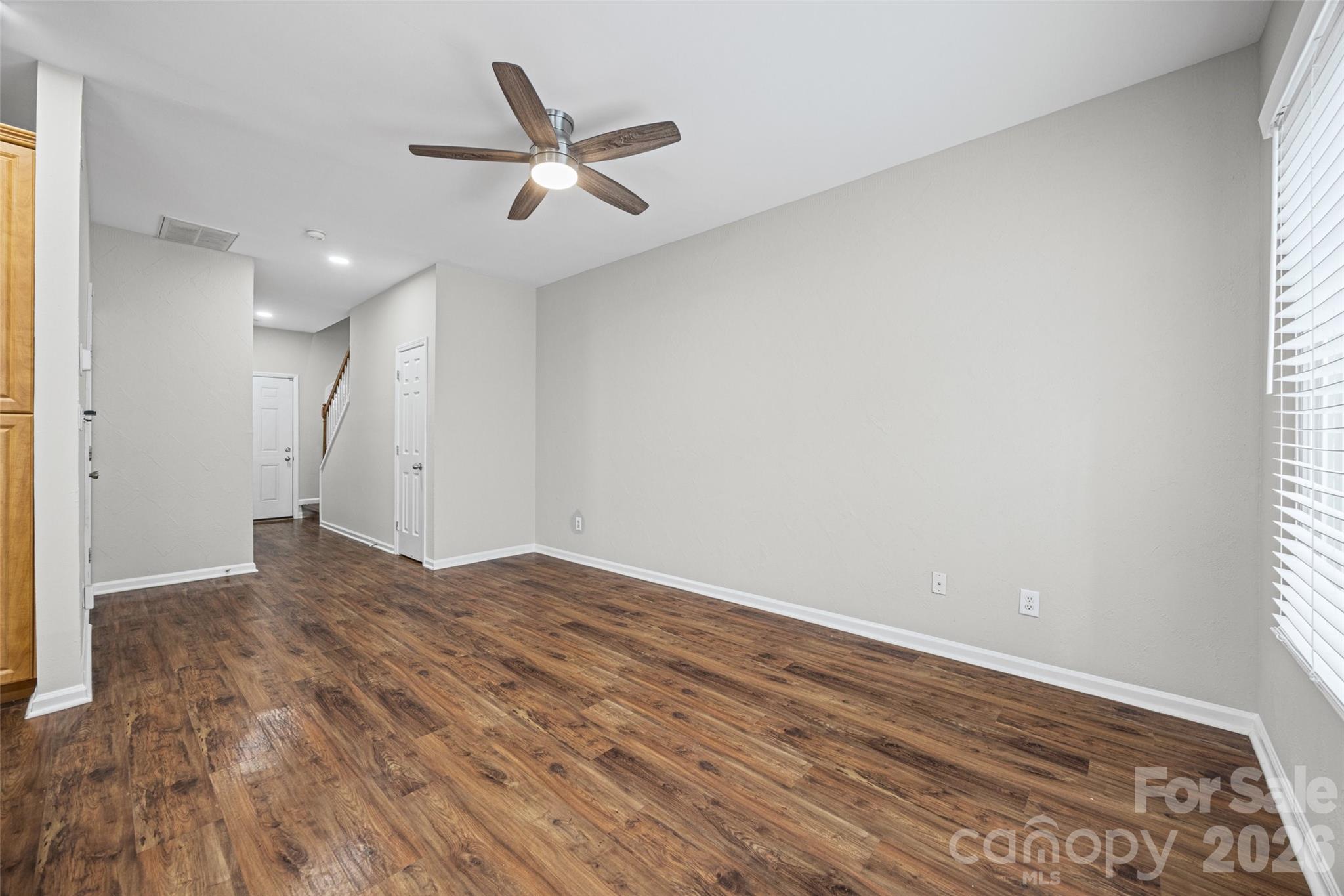 2113 Lennoxshire Square Court Property Photo 4