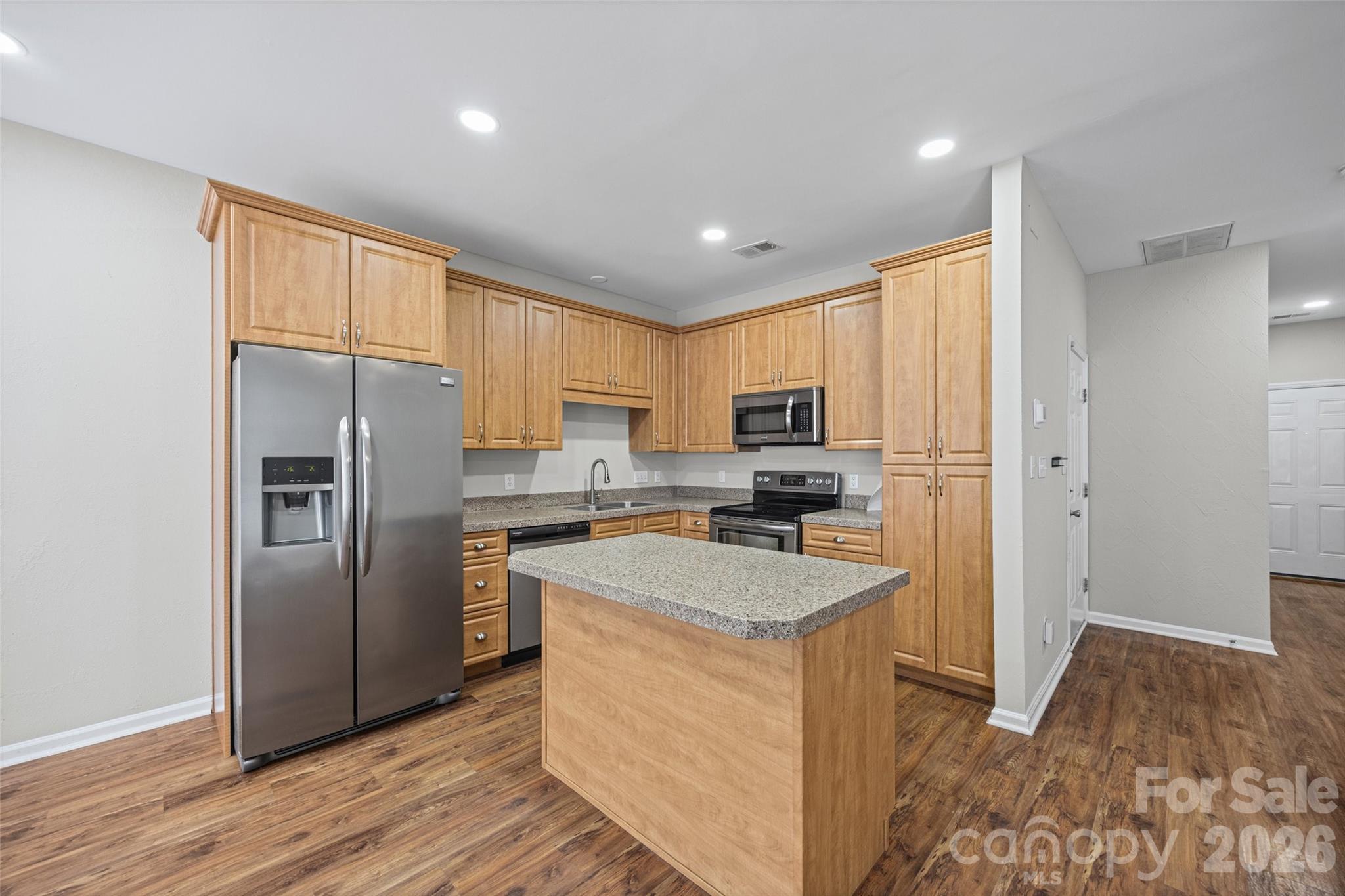 2113 Lennoxshire Square Court Property Photo 6