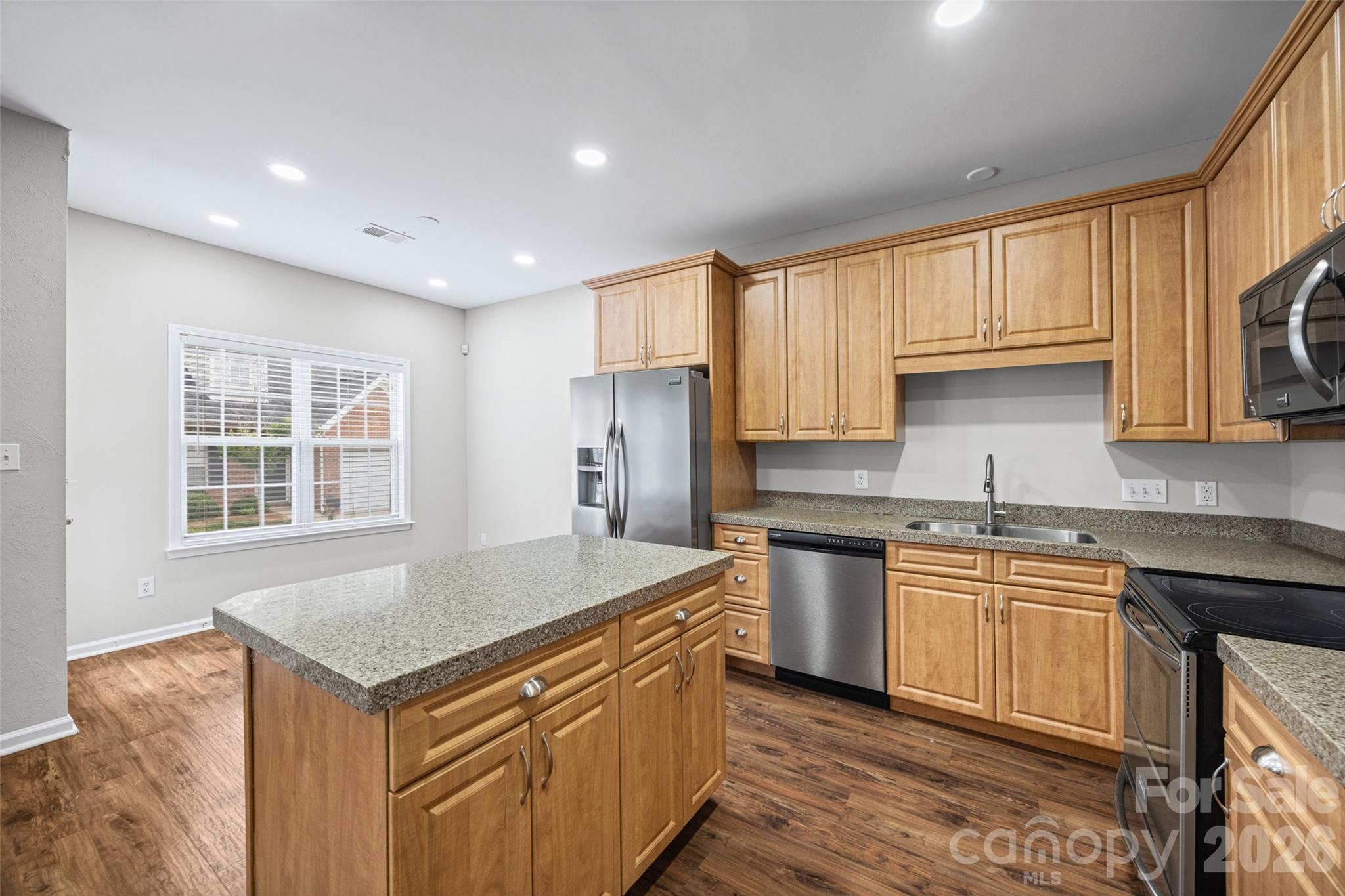 2113 Lennoxshire Square Court Property Photo 7
