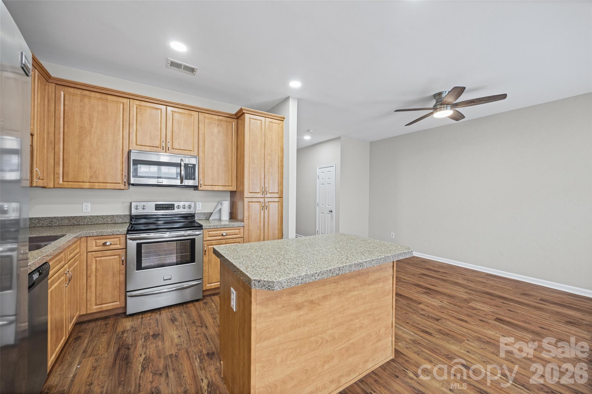 2113 Lennoxshire Square Court Property Photo 8