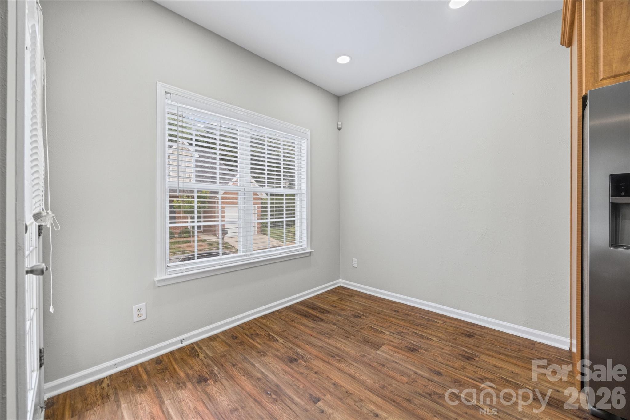 2113 Lennoxshire Square Court Property Photo 9