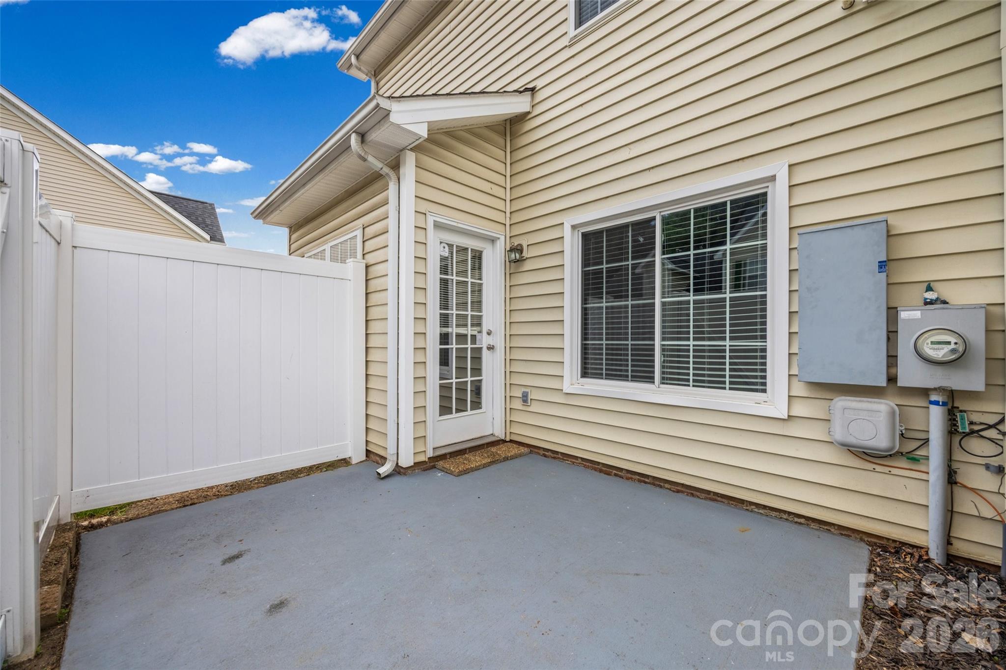 2113 Lennoxshire Square Court Property Photo 23
