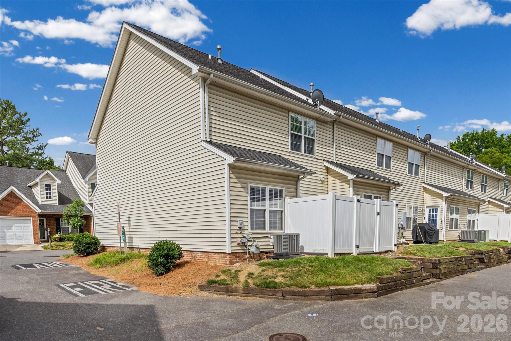 2113 Lennoxshire Square Court Property Photo 24