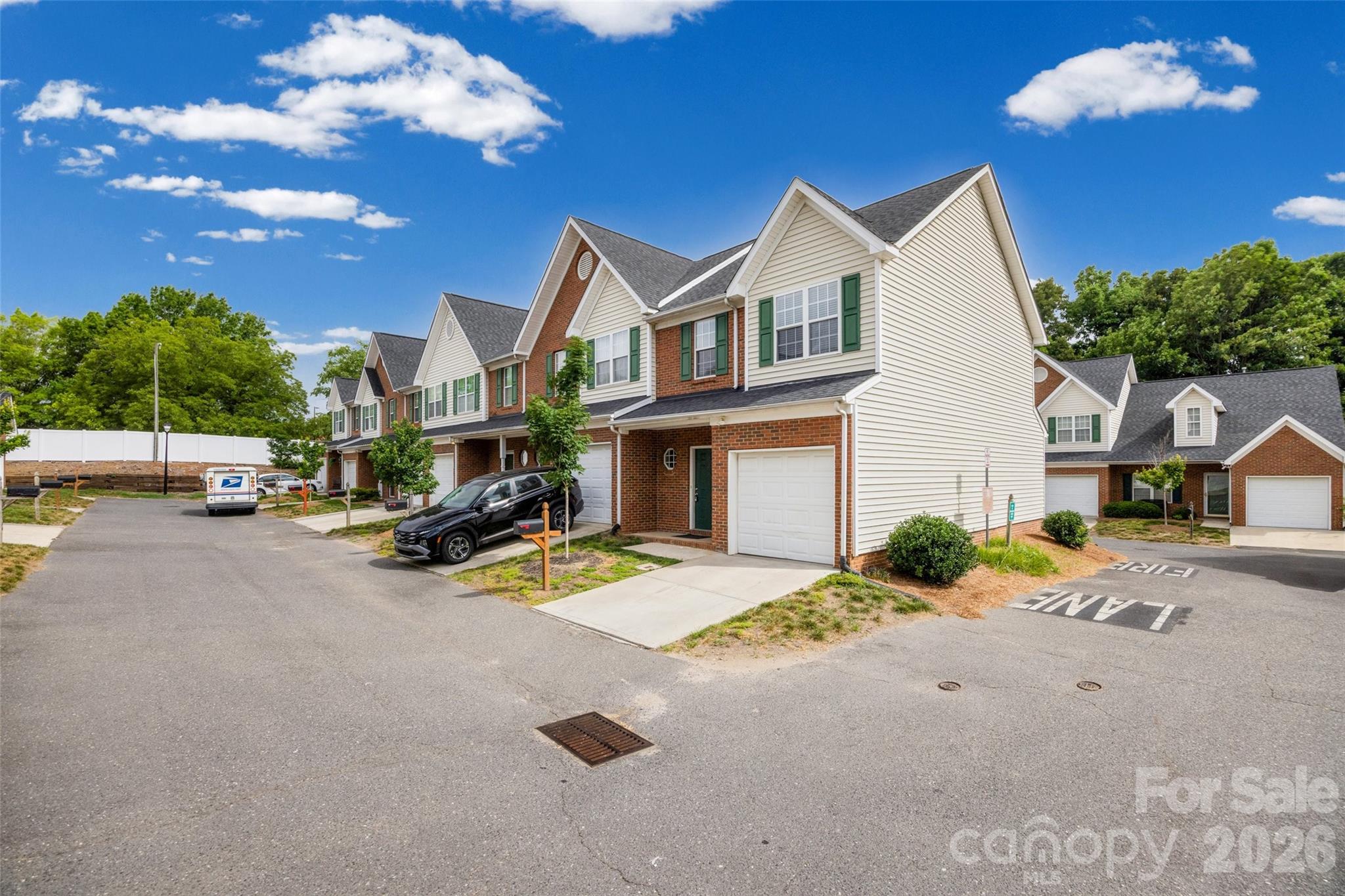2113 Lennoxshire Square Court Property Photo 25