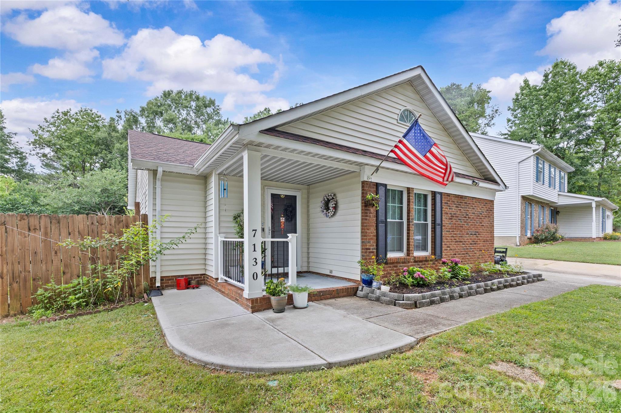 7130 Bluff Wood Cove Property Photo 4