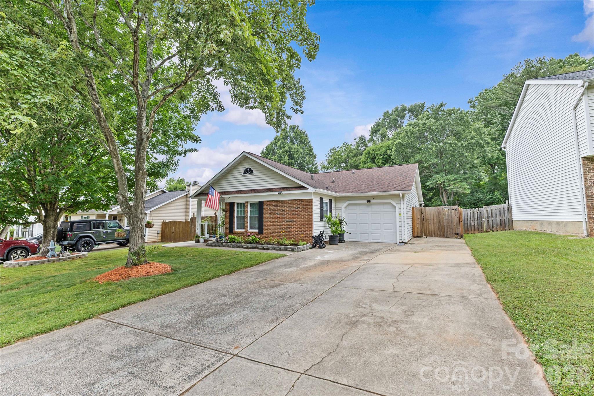 7130 Bluff Wood Cove Property Photo 5