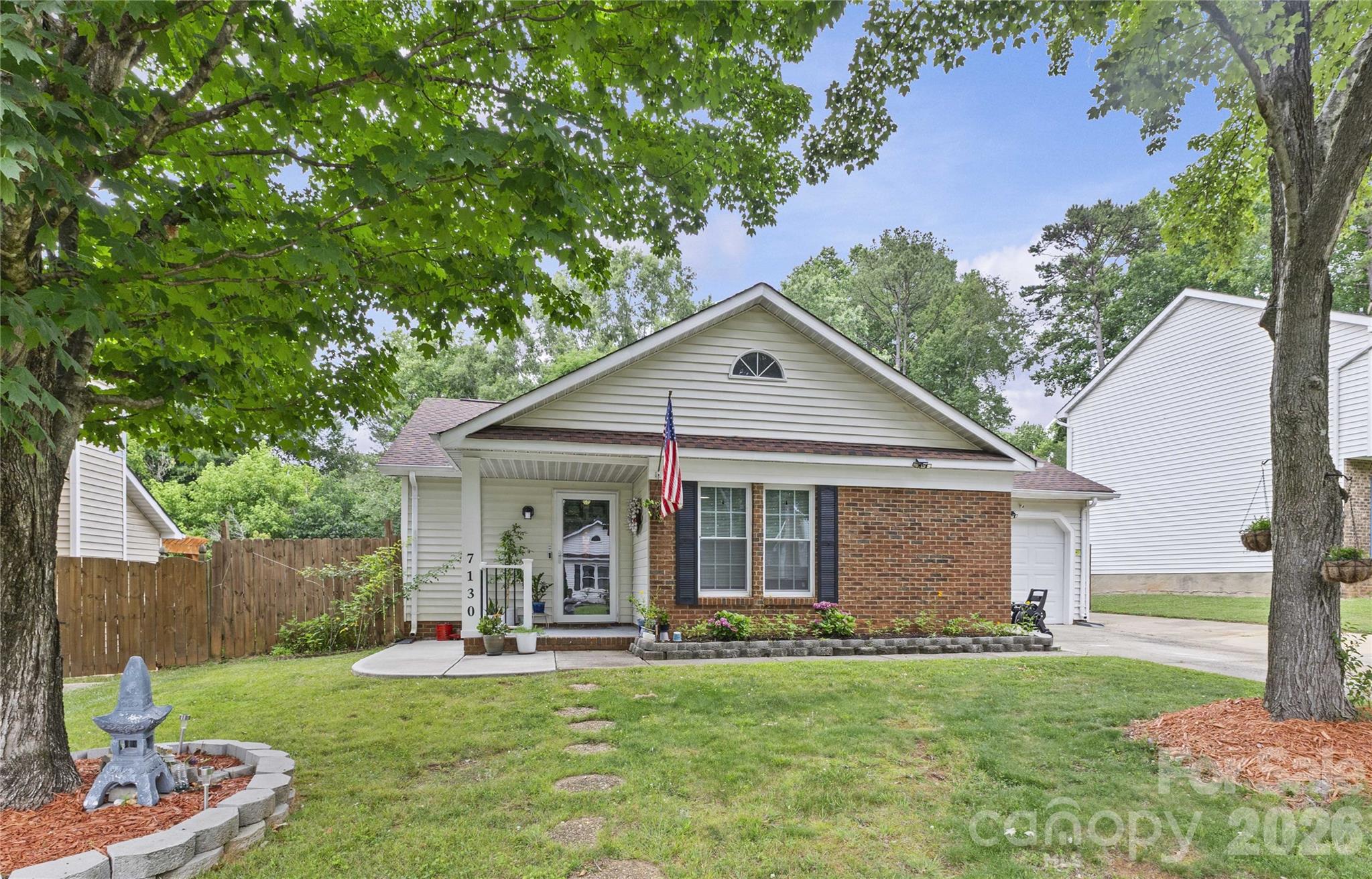 7130 Bluff Wood Cove Property Photo 6