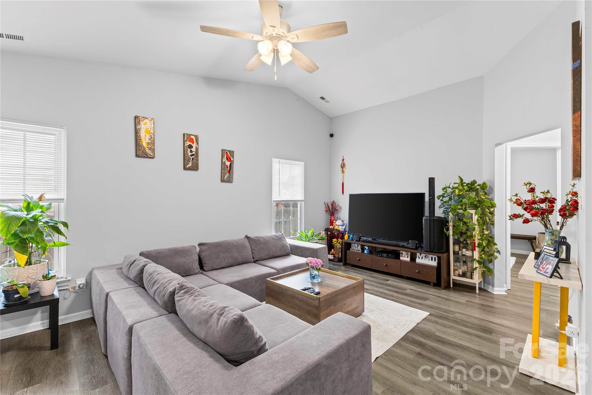 7130 Bluff Wood Cove Property Photo 8
