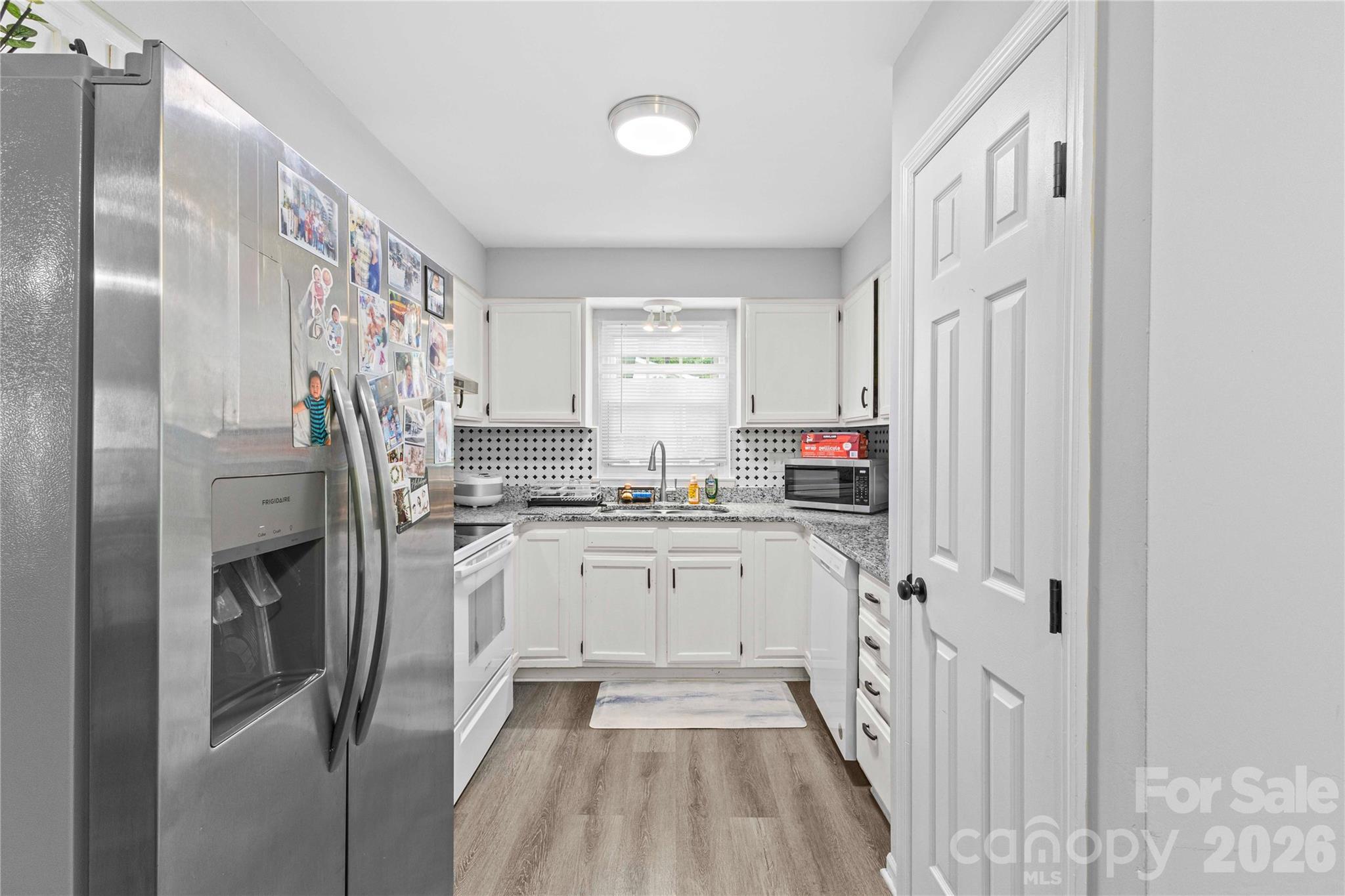 7130 Bluff Wood Cove Property Photo 16