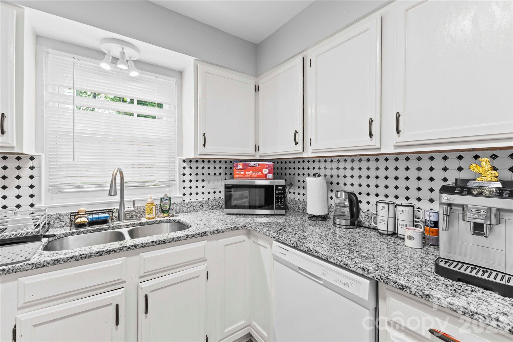 7130 Bluff Wood Cove Property Photo 17