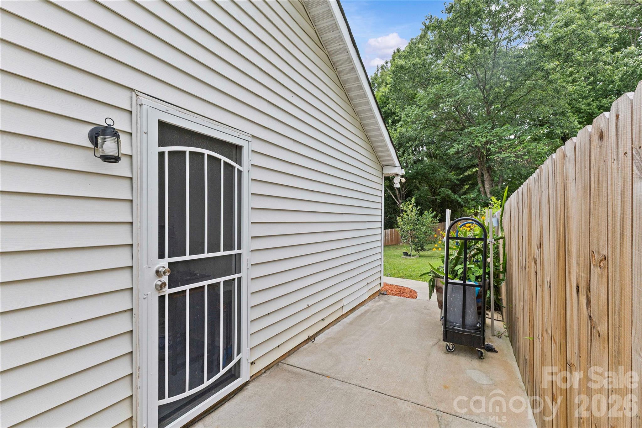 7130 Bluff Wood Cove Property Photo 35