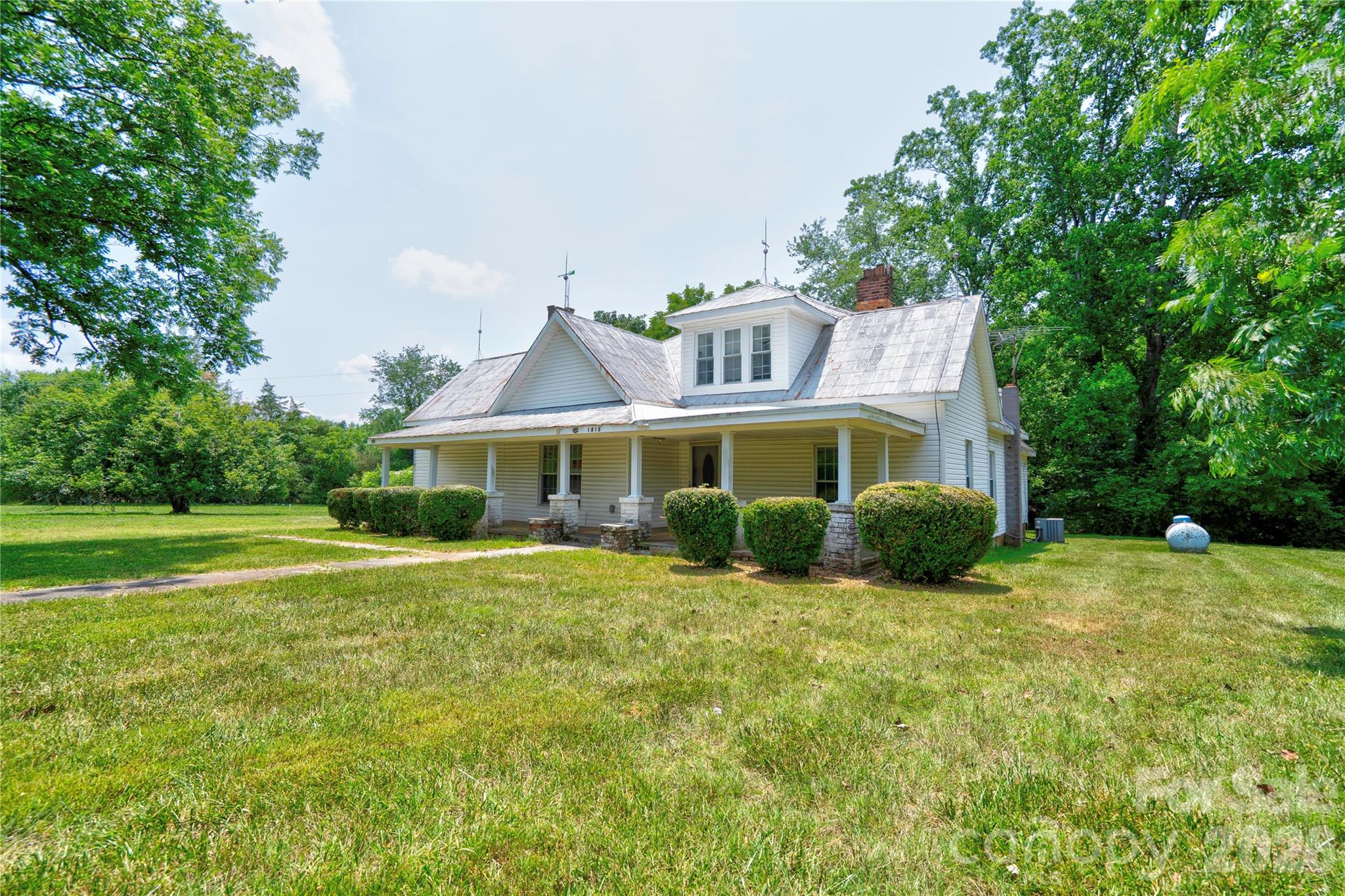 1813 Saint Marks Church Road Property Photo 4