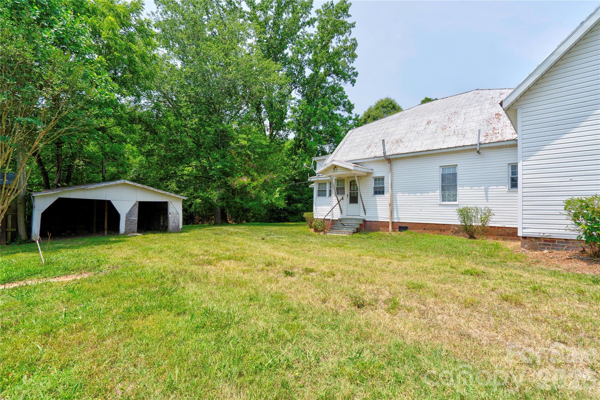 1813 Saint Marks Church Road Property Photo 7