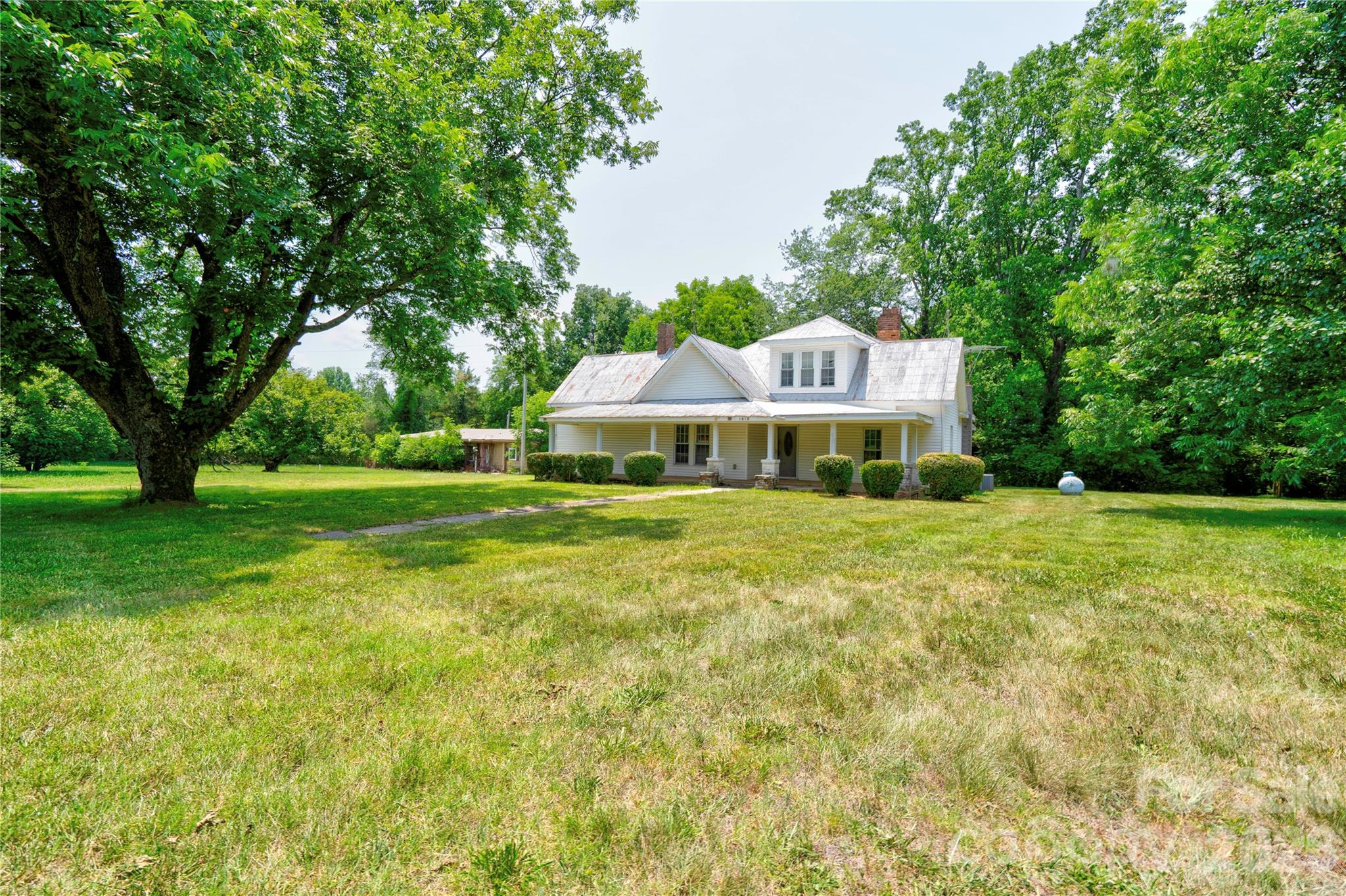 1813 Saint Marks Church Road Property Photo 12