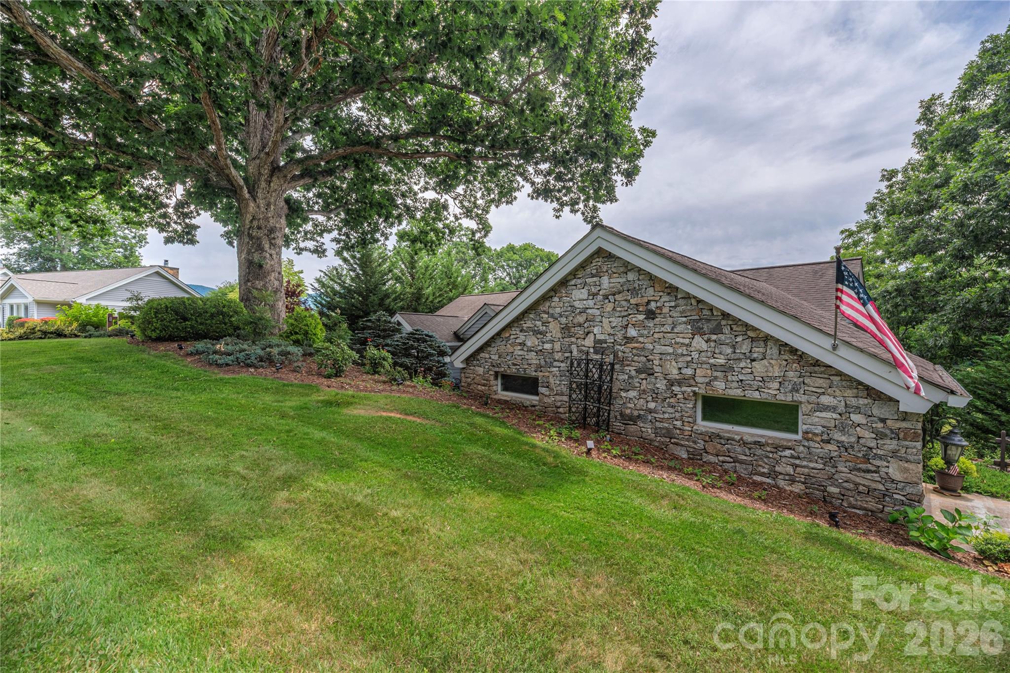 94 Oakcrest Lane Property Photo 34