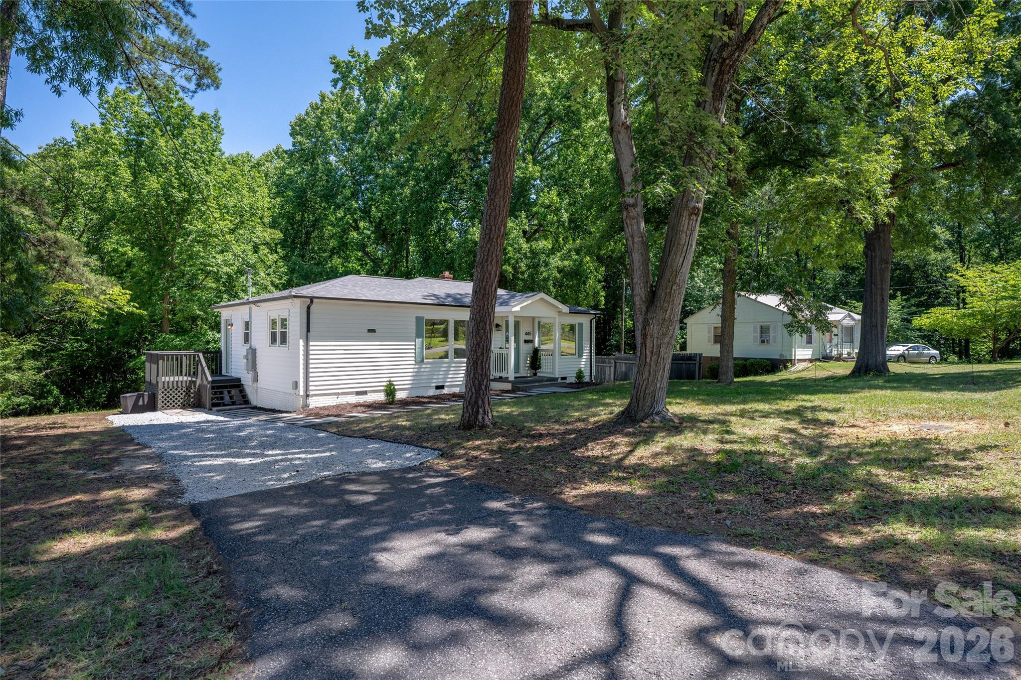 445 Oakwood Avenue Property Photo 6