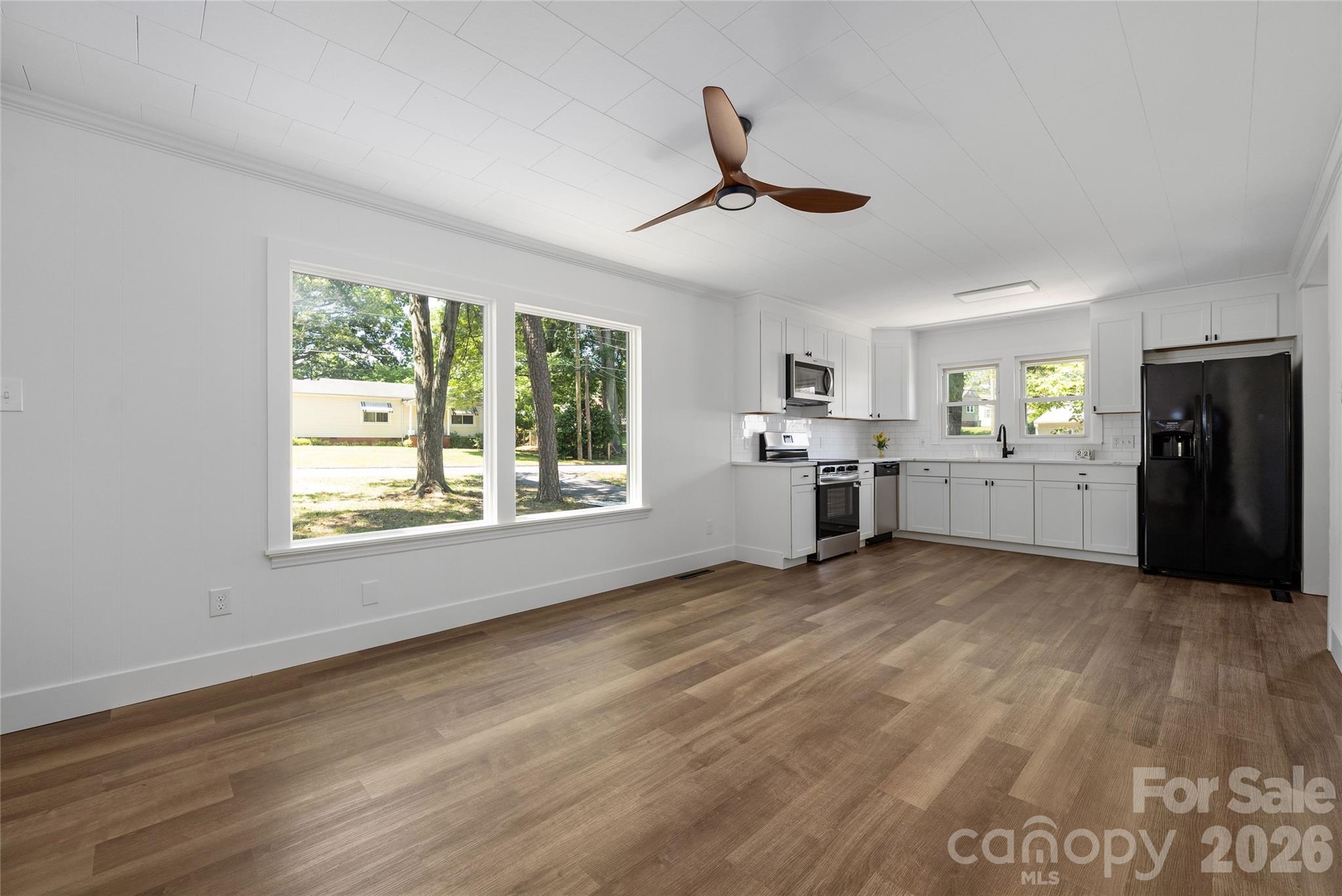 445 Oakwood Avenue Property Photo 14