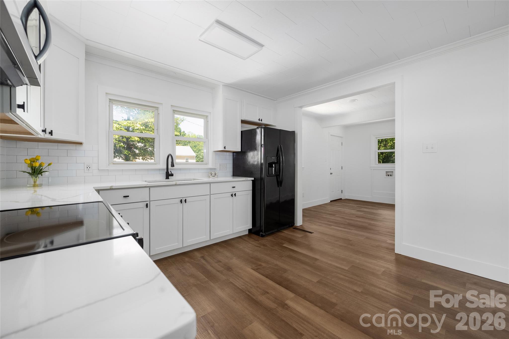 445 Oakwood Avenue Property Photo 17