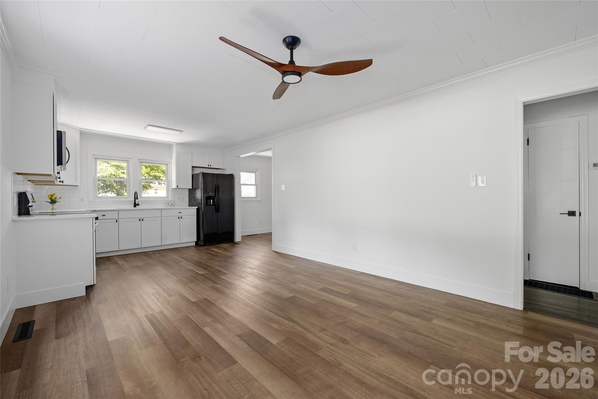 445 Oakwood Avenue Property Photo 35