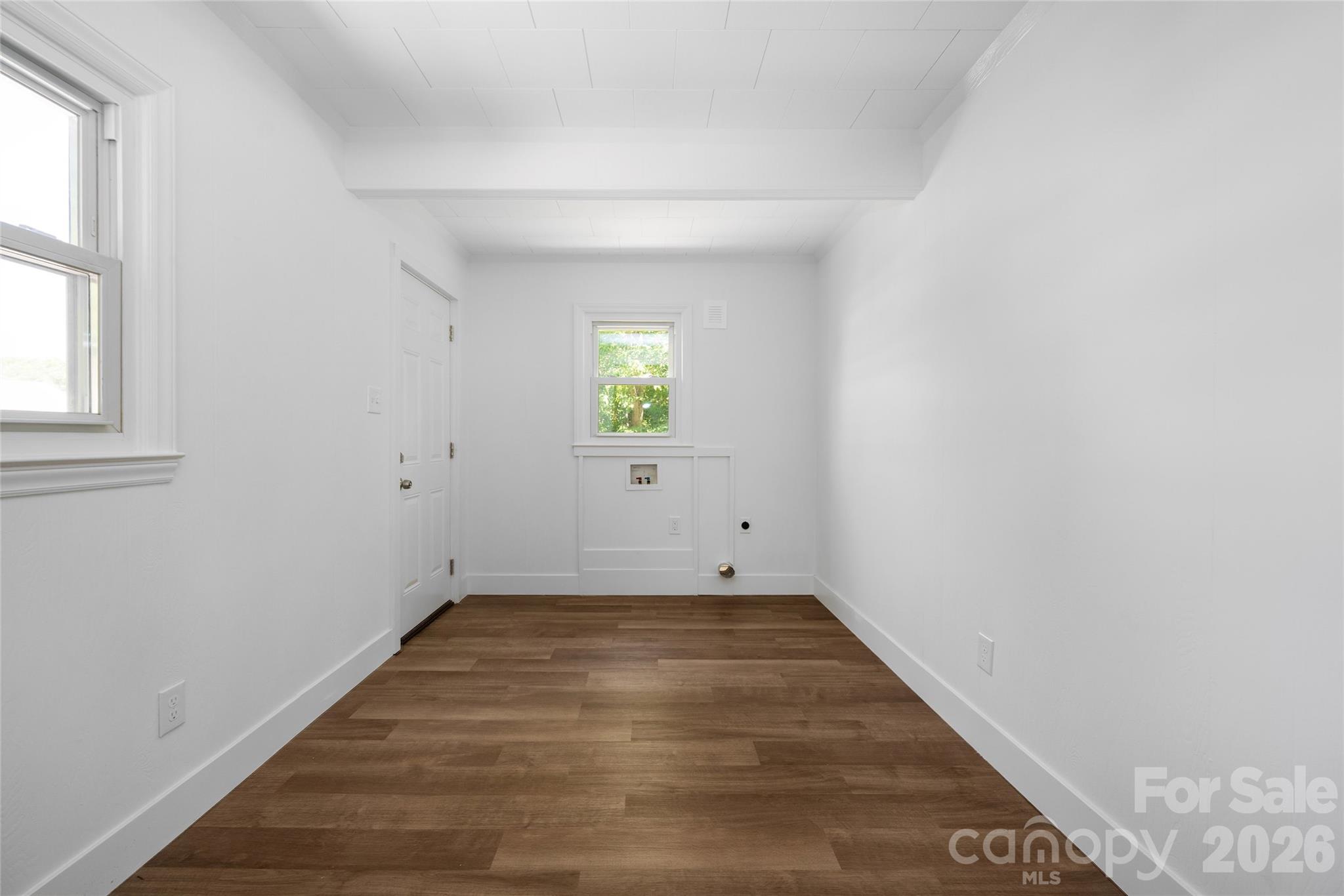 445 Oakwood Avenue Property Photo 37