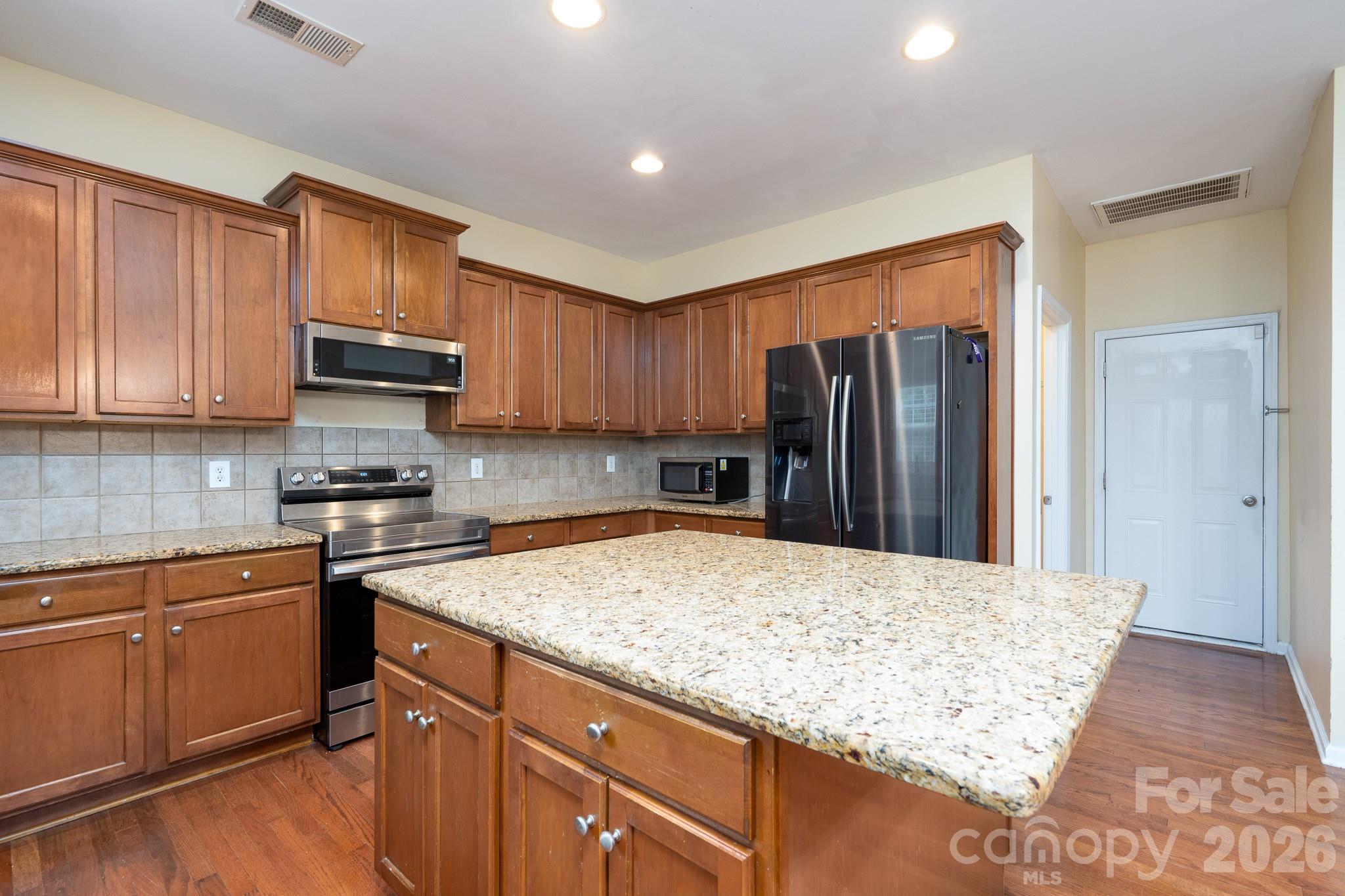 9603 Tramacera Court Property Photo 19