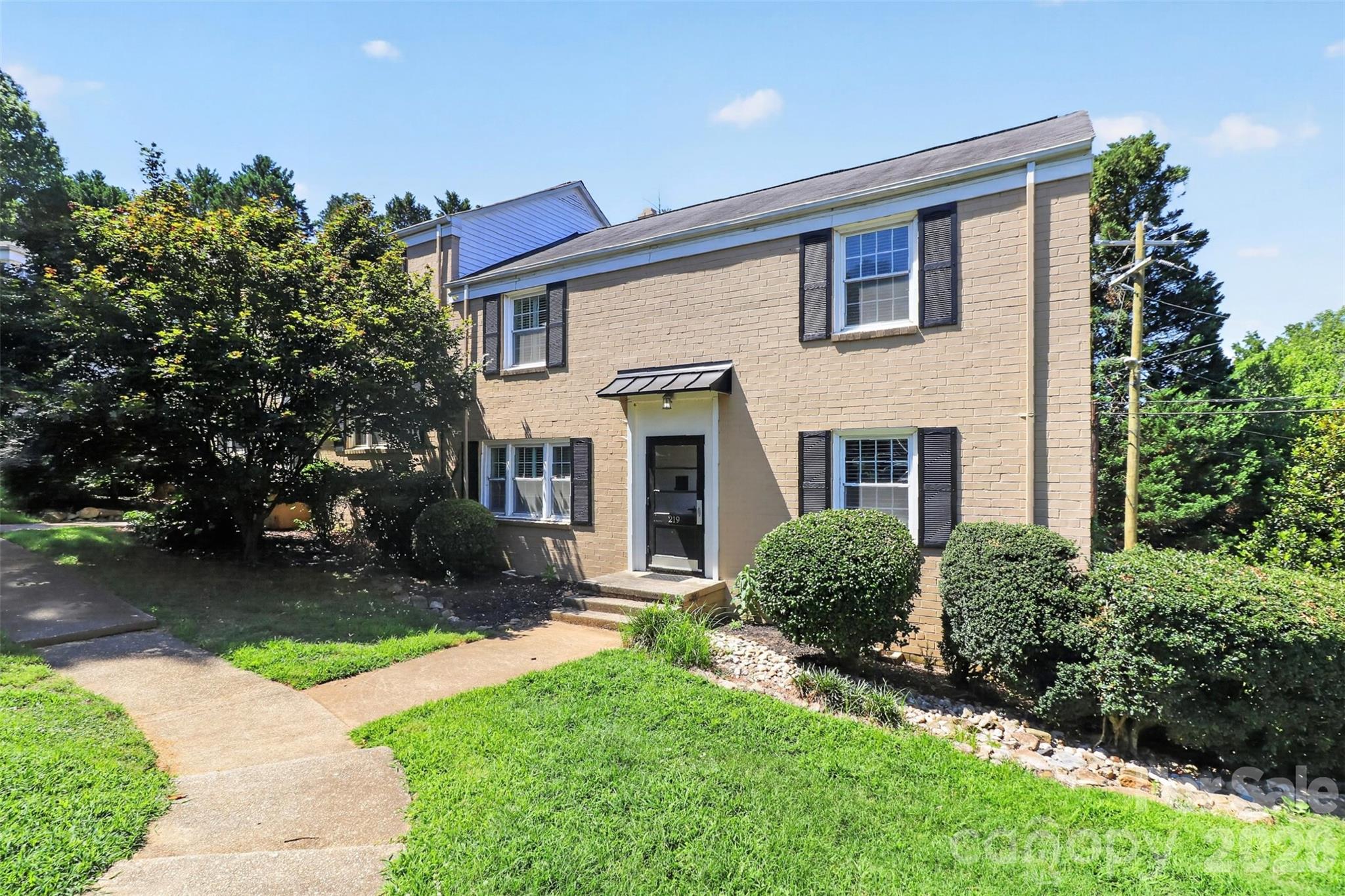219 Wakefield Drive Property Photo 1